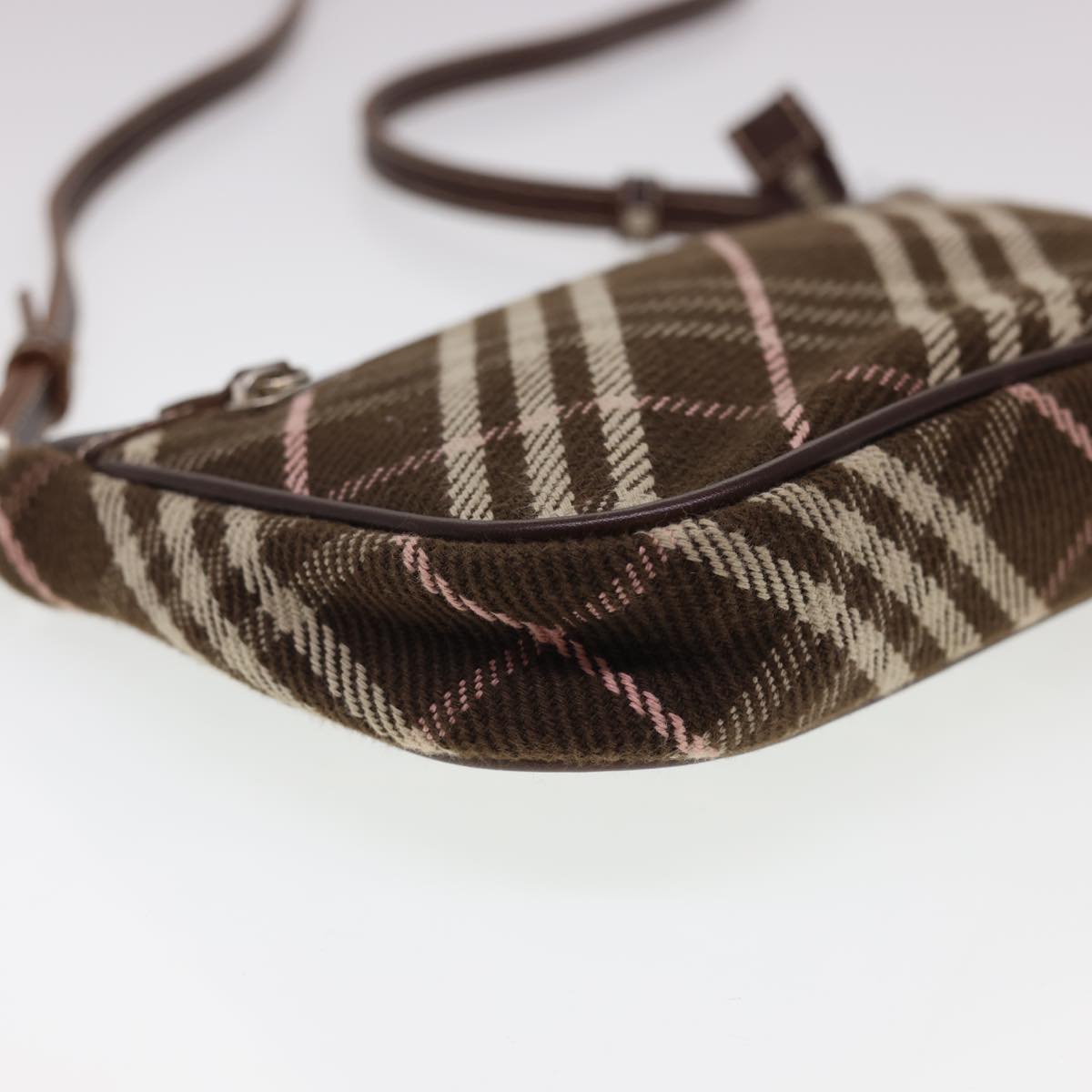 Burberry Nova Check Blue Label Shoulder Bag Canvas Brown Auth 40095