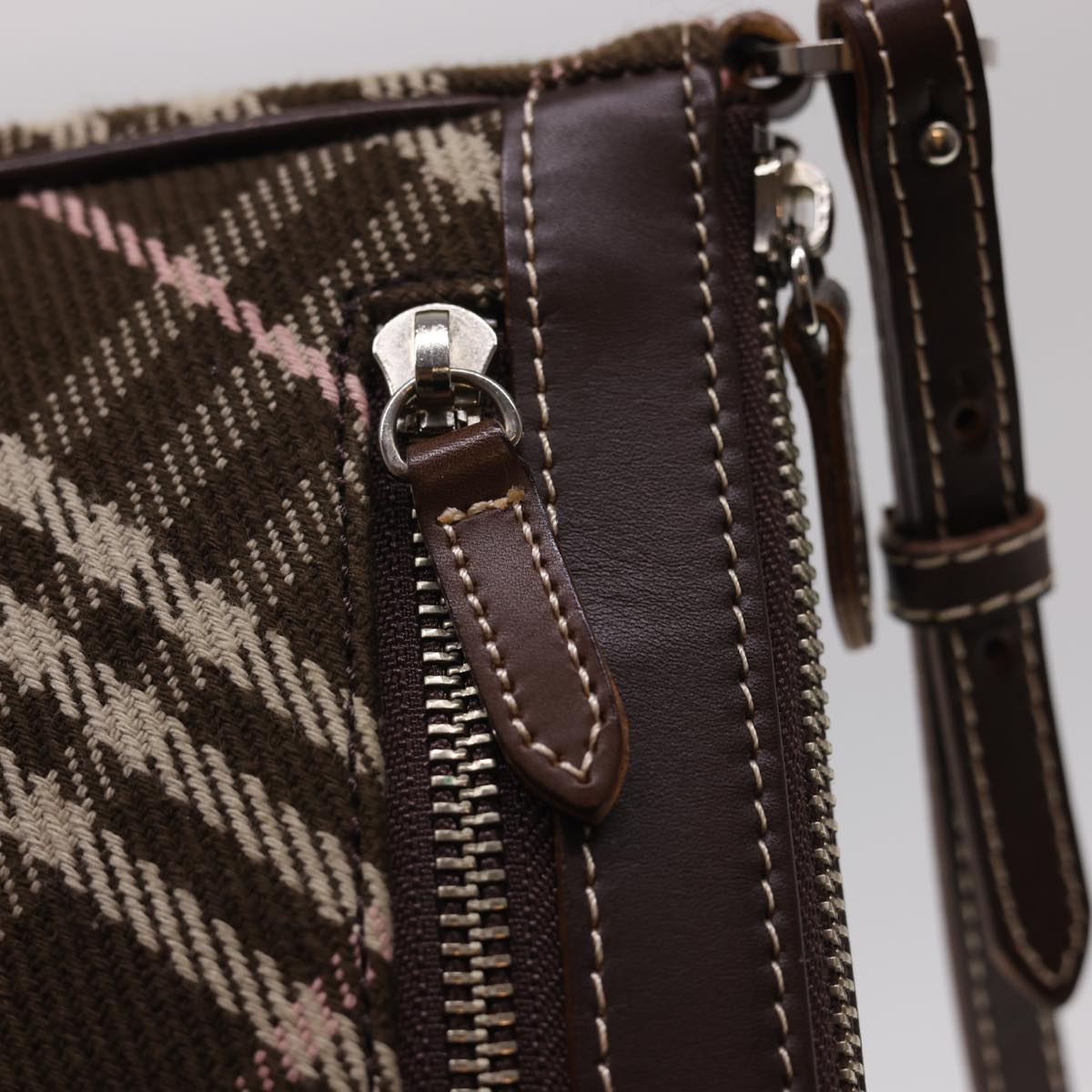 Burberry Nova Check Blue Label Shoulder Bag Canvas Brown Auth 40095