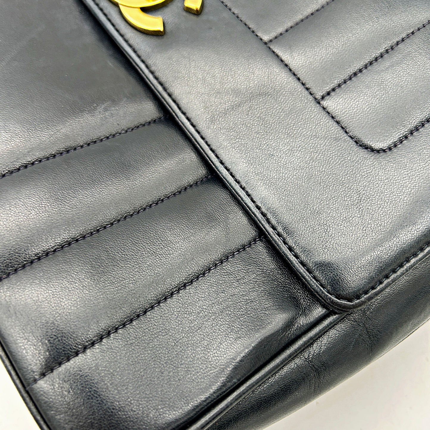 Chanel Vintage Vertical Quilt Kelly Bag - Black Handle Bags, Handbags LA18012