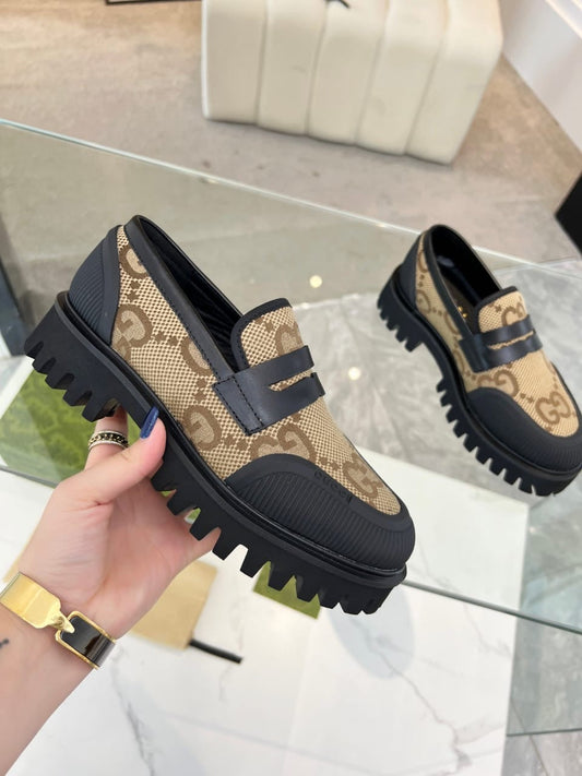Gucci  Men's loafers Shoes.