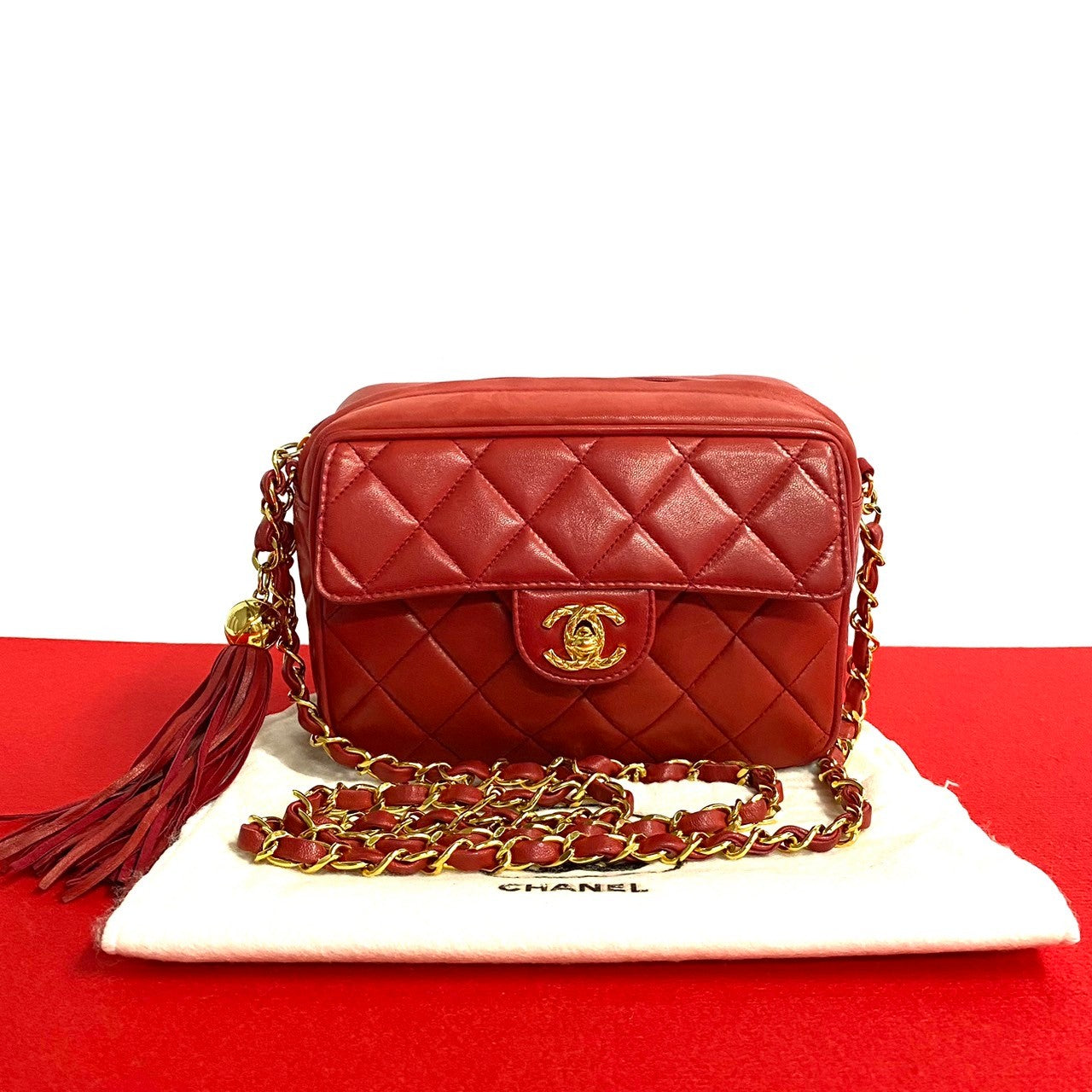CHANEL Shoulder Bag lambskin Red Matrasse