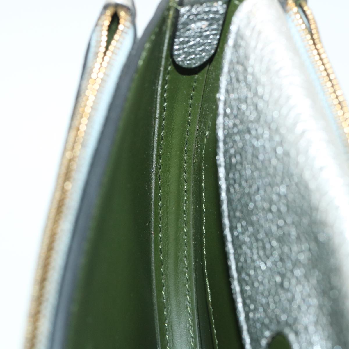 Burberry Olympia Chain Shoulder Bag Leather Silver Auth 54029