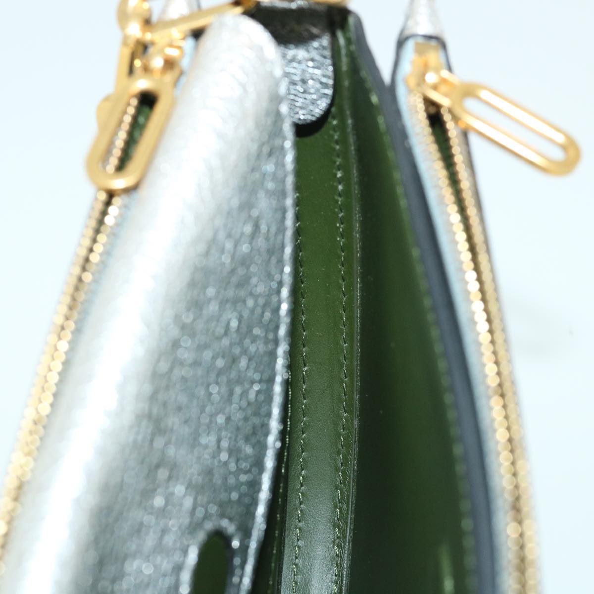 Burberry Olympia Chain Shoulder Bag Leather Silver Auth 54029
