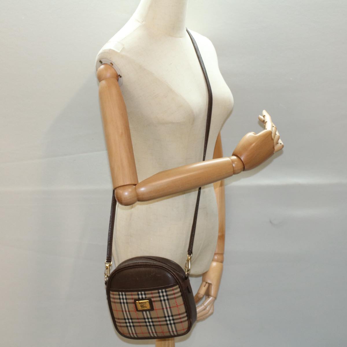 BurberrySs Nova Check Shoulder Bag Nylon Canvas Beige Auth 54680