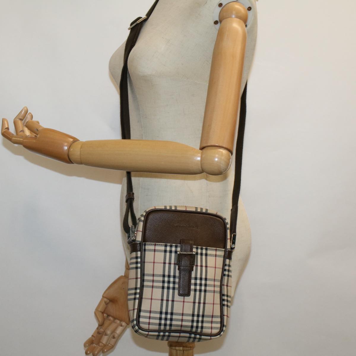 Burberry Nova Check Shoulder Bag Canvas Beige Brown Auth 56460