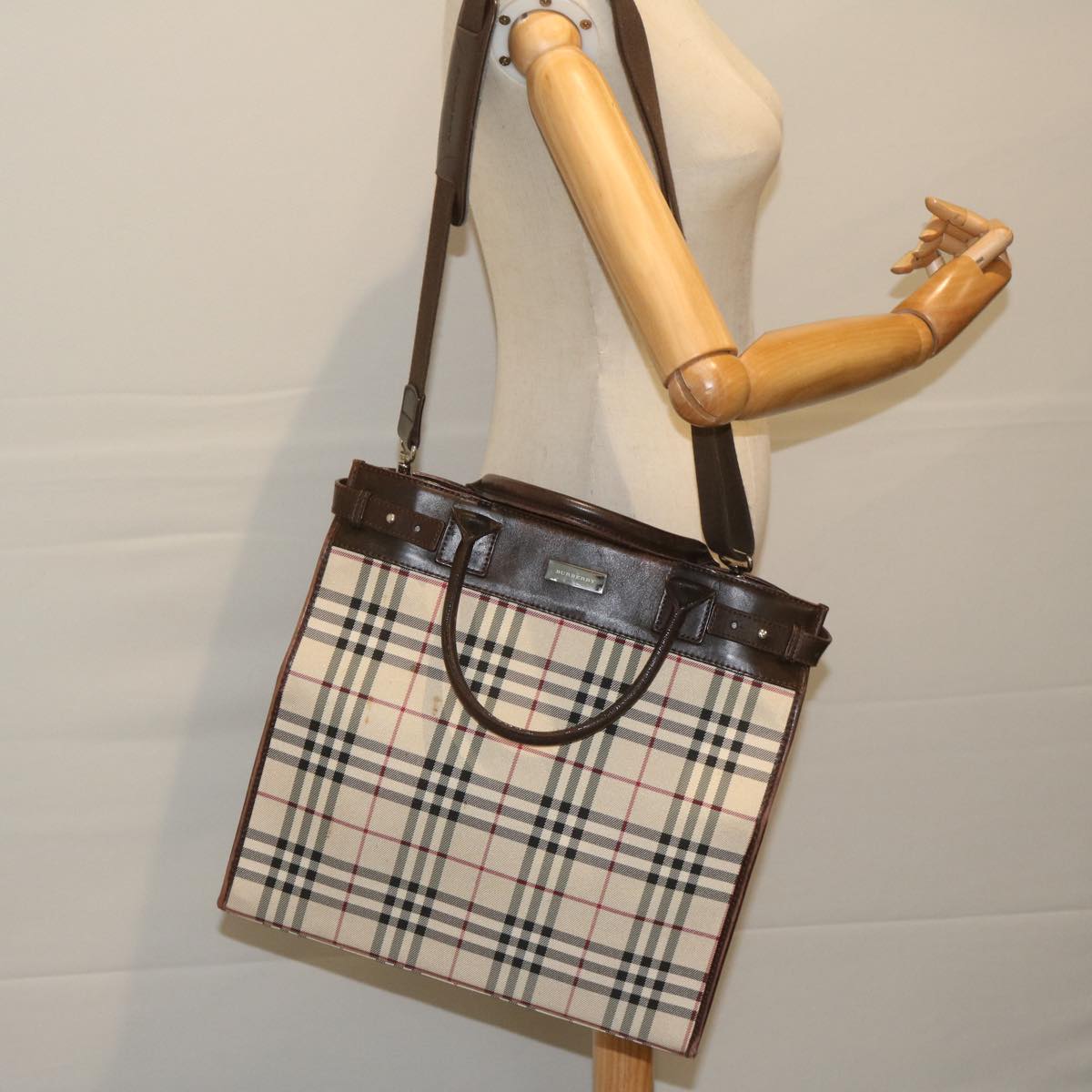 Burberry Nova Check Shoulder Bag Nylon Canvas Beige Auth 60156