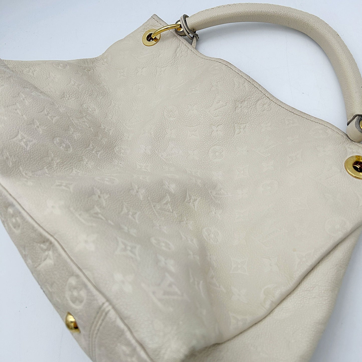 Louis Vuitton | Bags | Lv Artsy Cream Bag LA16922