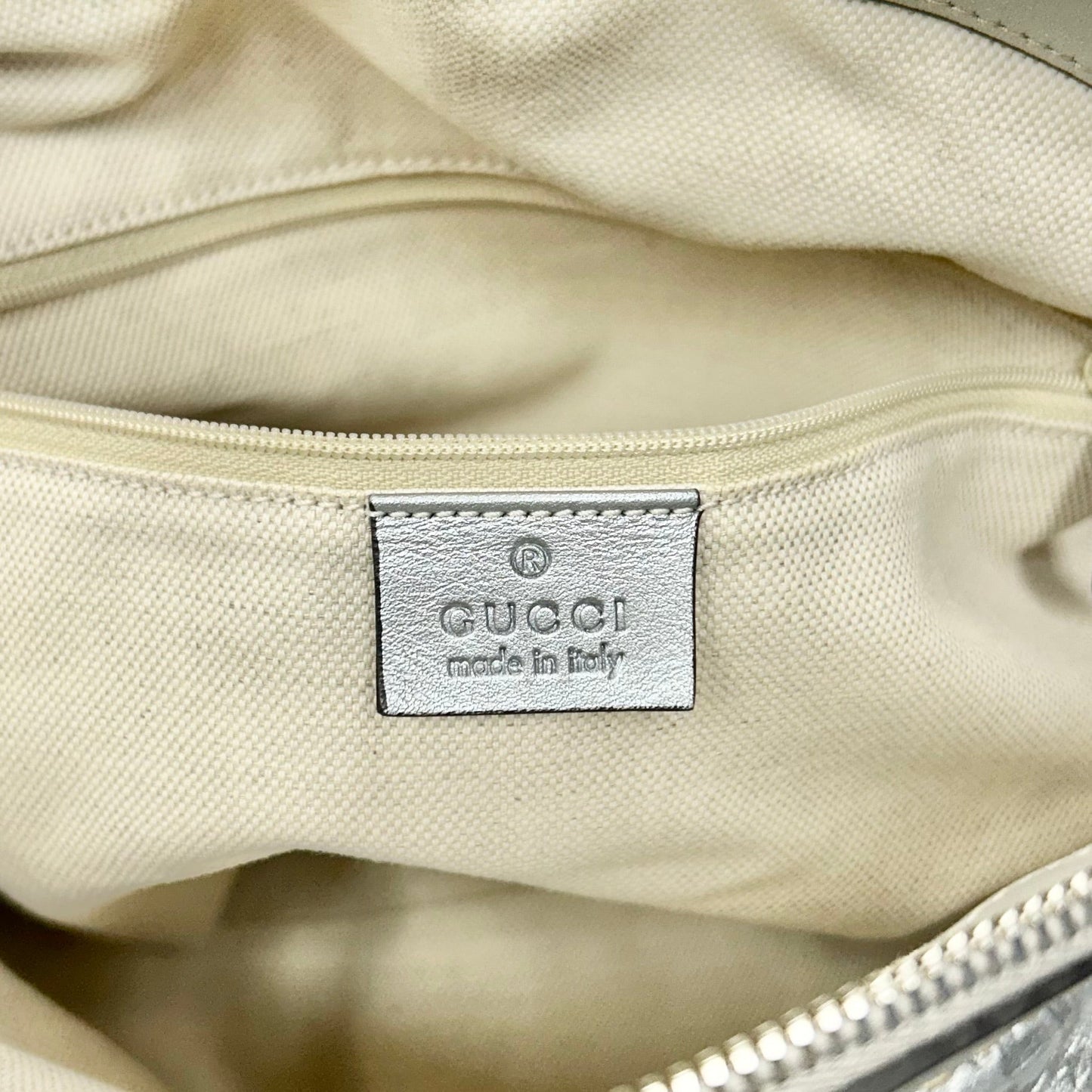 Handbag Luxury Designer By Gucci, Size: Medium