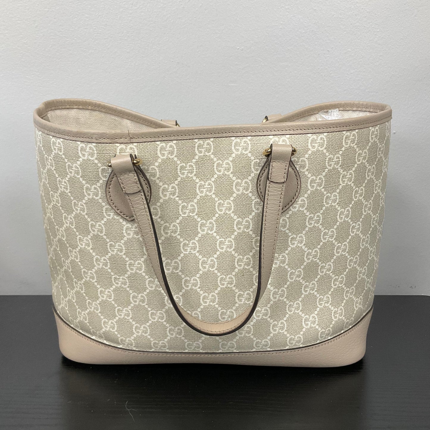 Handbag Luxury Designer By Gucci In Cream, Size:Medium