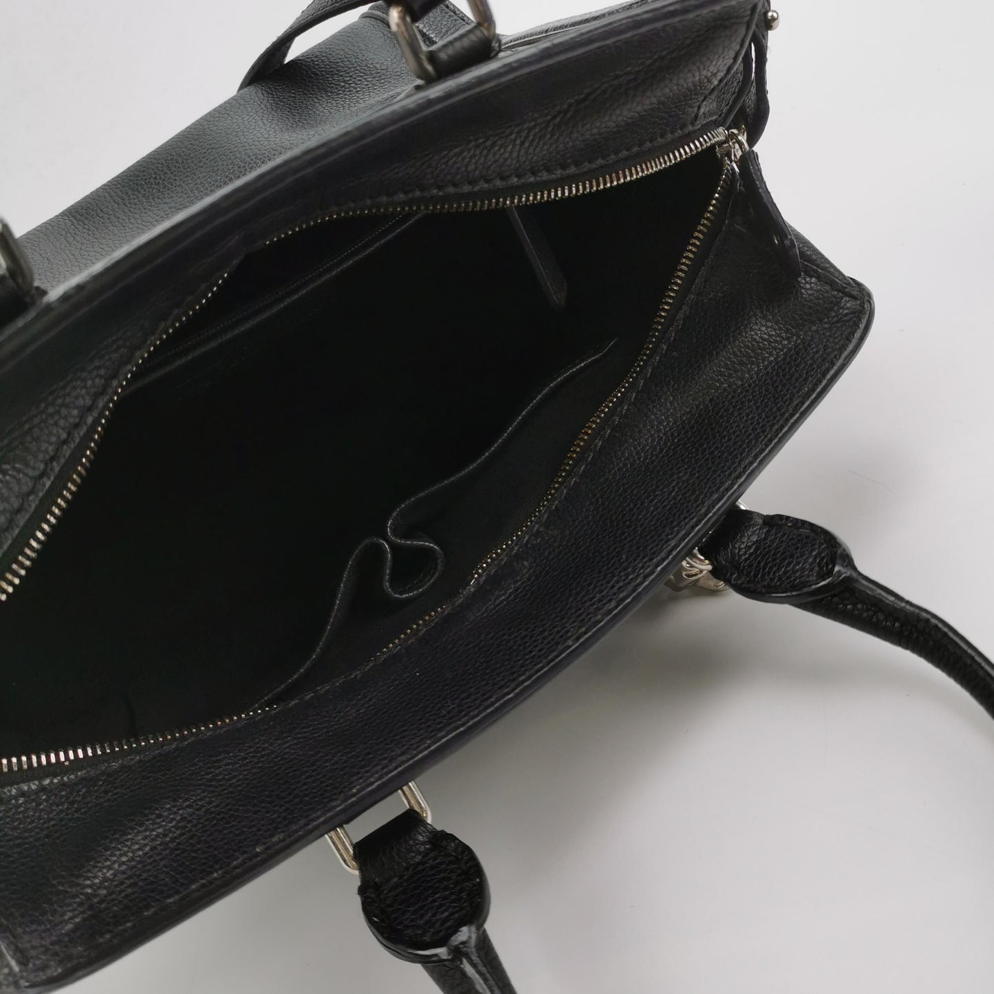 Preloved Alexander McQueen Skull Padlock Medium Leather Crossbody Bag 24091278862291
