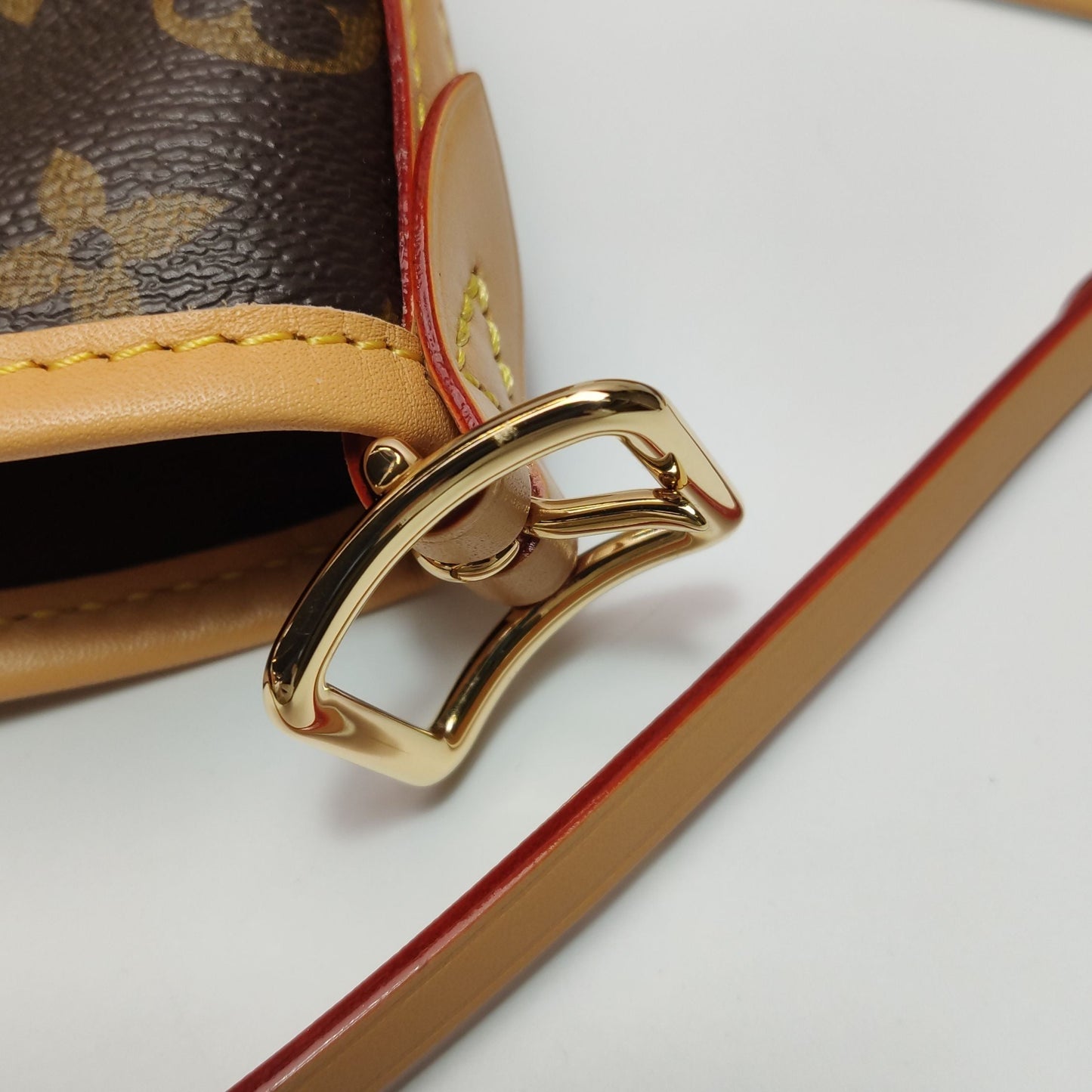 Louis Vuitton Carry All Medium Monogram Print Shoulder Bag with Chip 250501781173835