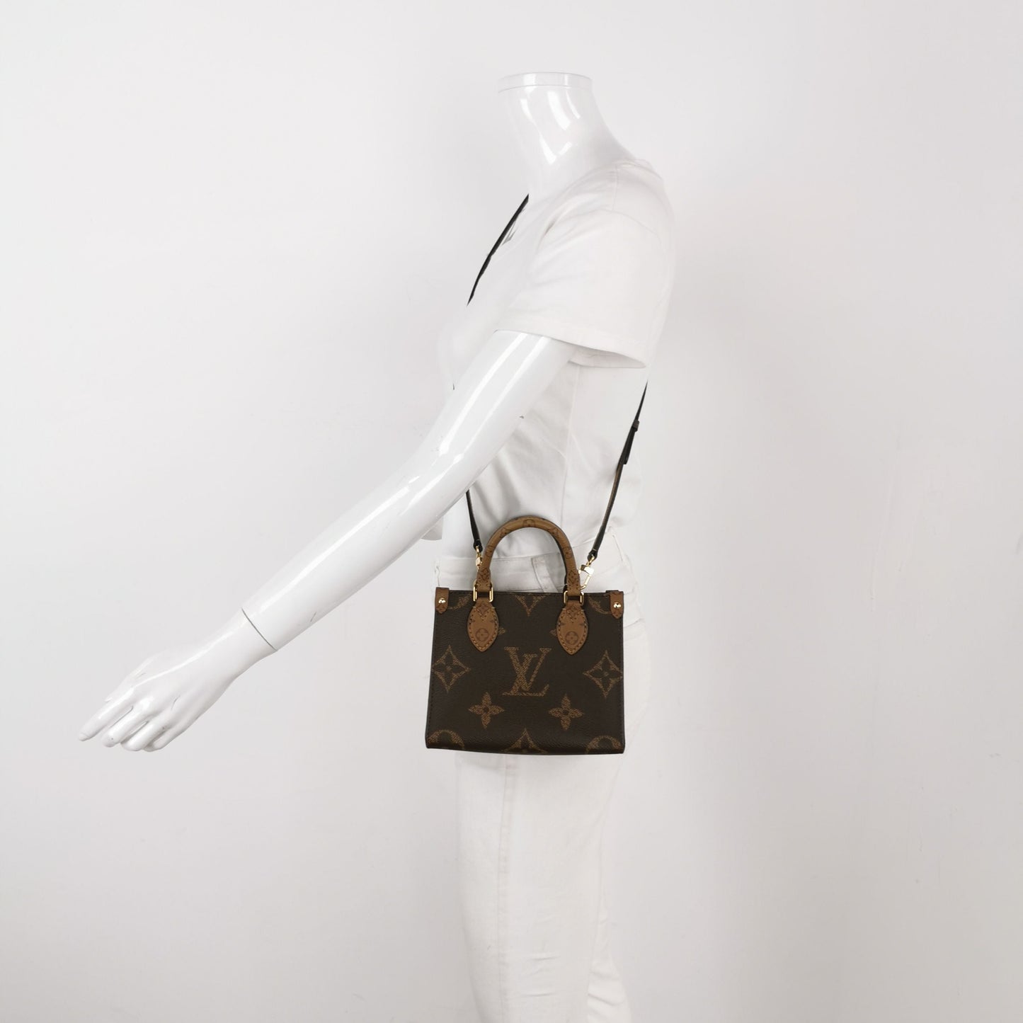 Louis Vuitton Onthego BB Monogram Crossbody Shoulder Bag with Chip 250503781176333