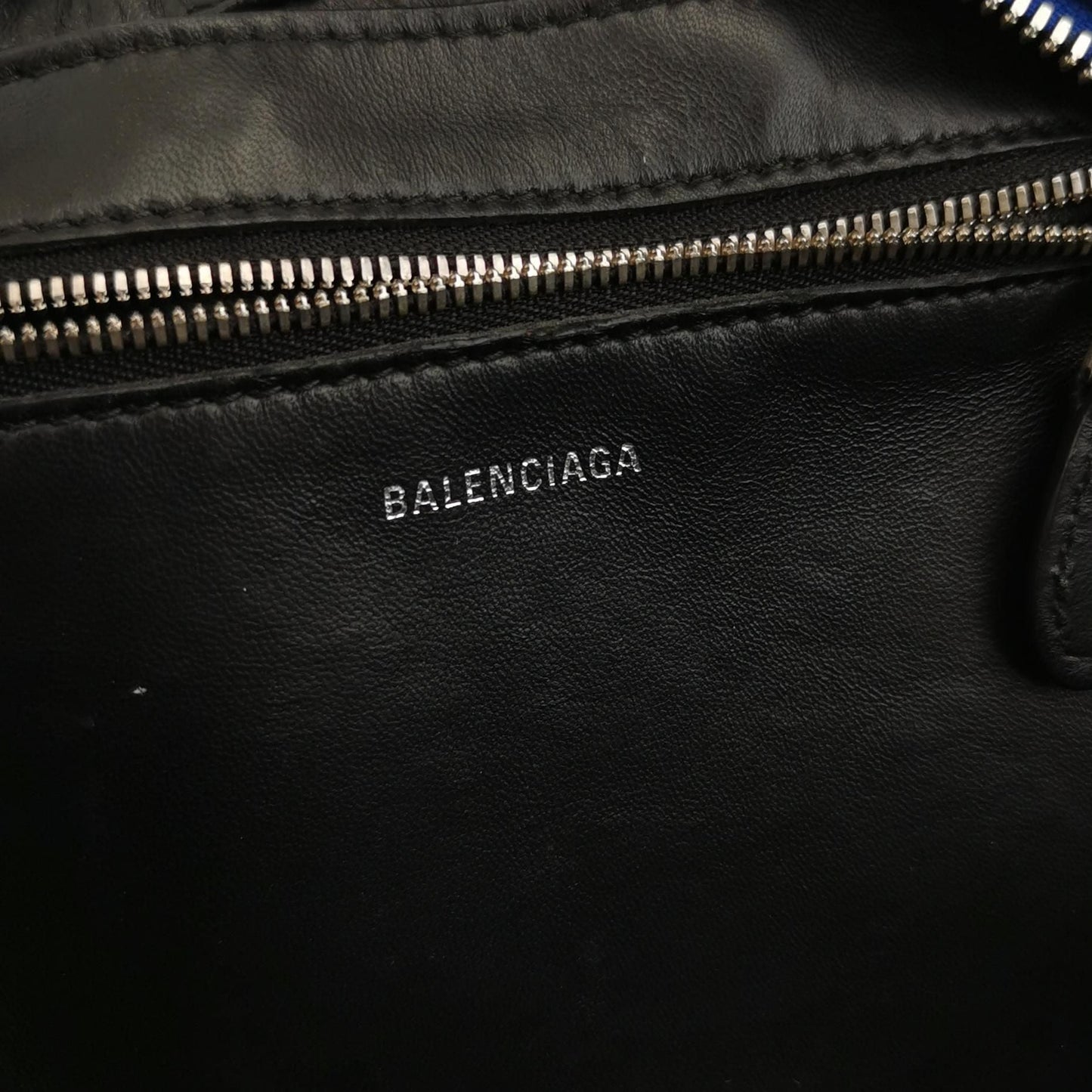 Preloved Balenciaga Calfskin Solid Letter Logo Zip Crossbody Shoulder Bag 250503781176793