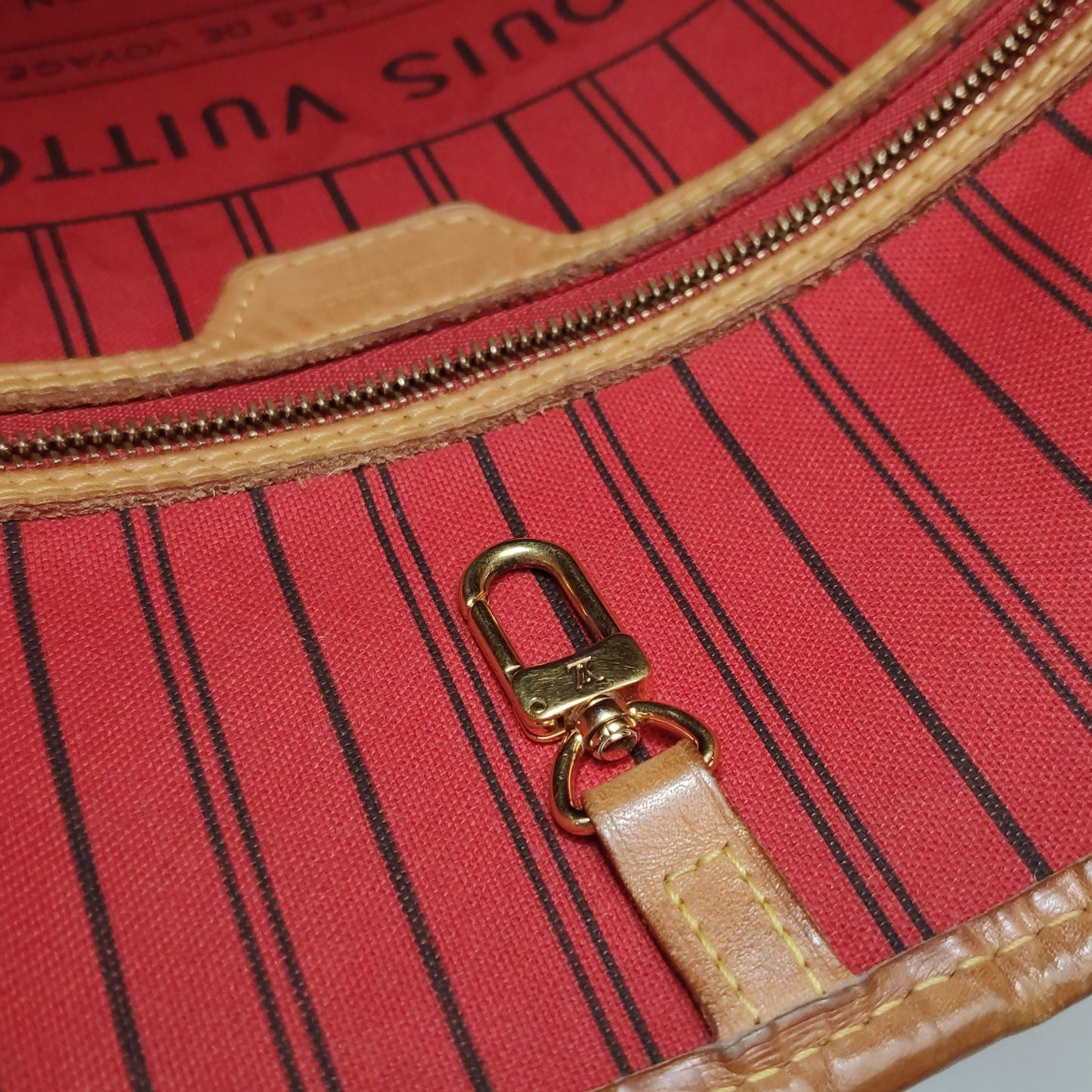 Louis Vuitton Neverfull MM Monogram Canvas Shoulder Bag 057850400444