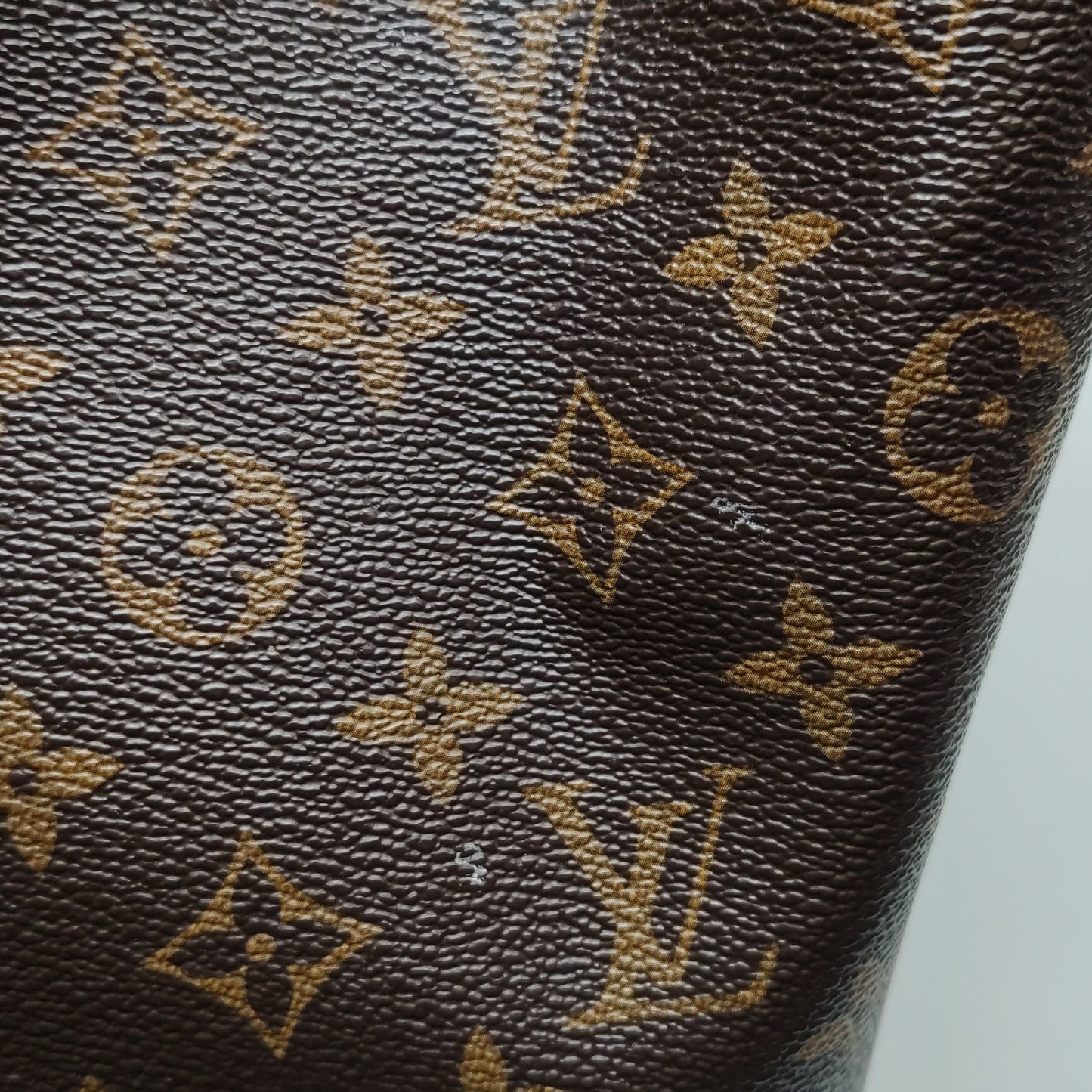 Louis Vuitton Neverfull MM Monogram Canvas Shoulder Bag 057850400444