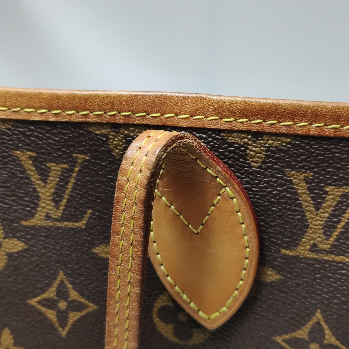 Louis Vuitton Neverfull MM Monogram Canvas Shoulder Bag 057850400444