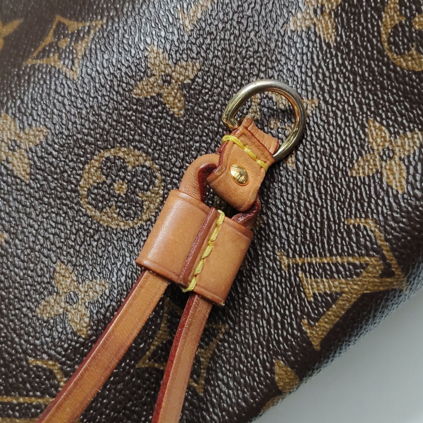 Louis Vuitton Neverfull MM Monogram Canvas Shoulder Bag 057850400444