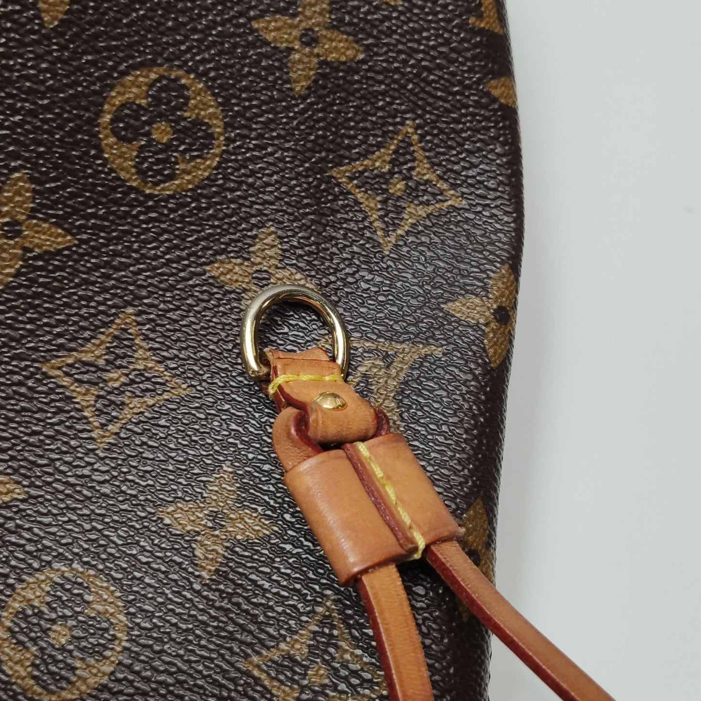 Louis Vuitton Neverfull MM Monogram Canvas Shoulder Bag 057850400444