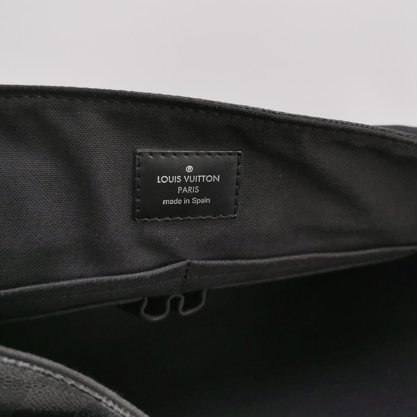 Louis Vuitton District Leather Checkered Flap Shoulder Bag 250514781191624