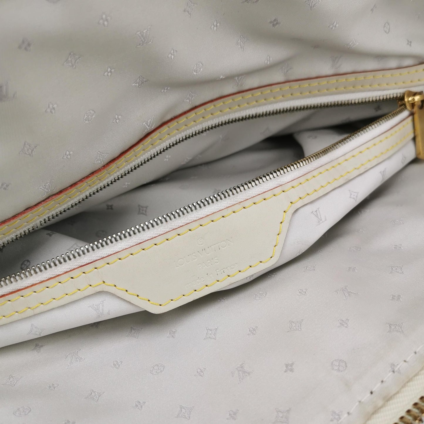 Louis Vuitton Suhali Lockit Leather Shoulder Bag 250109781018346