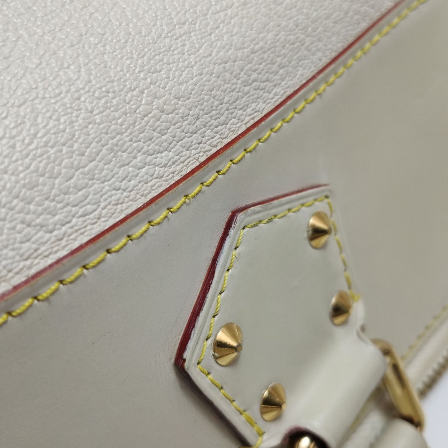 Louis Vuitton Suhali Lockit Leather Shoulder Bag 250109781018346