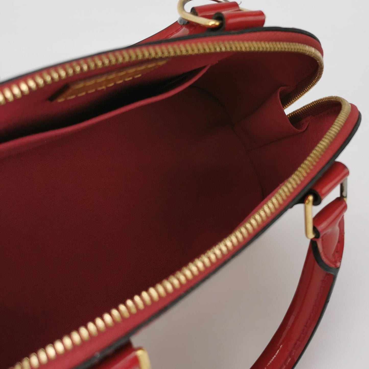 Louis Vuitton Alma BB Epi Leather Shoulder Bag 250108781016606
