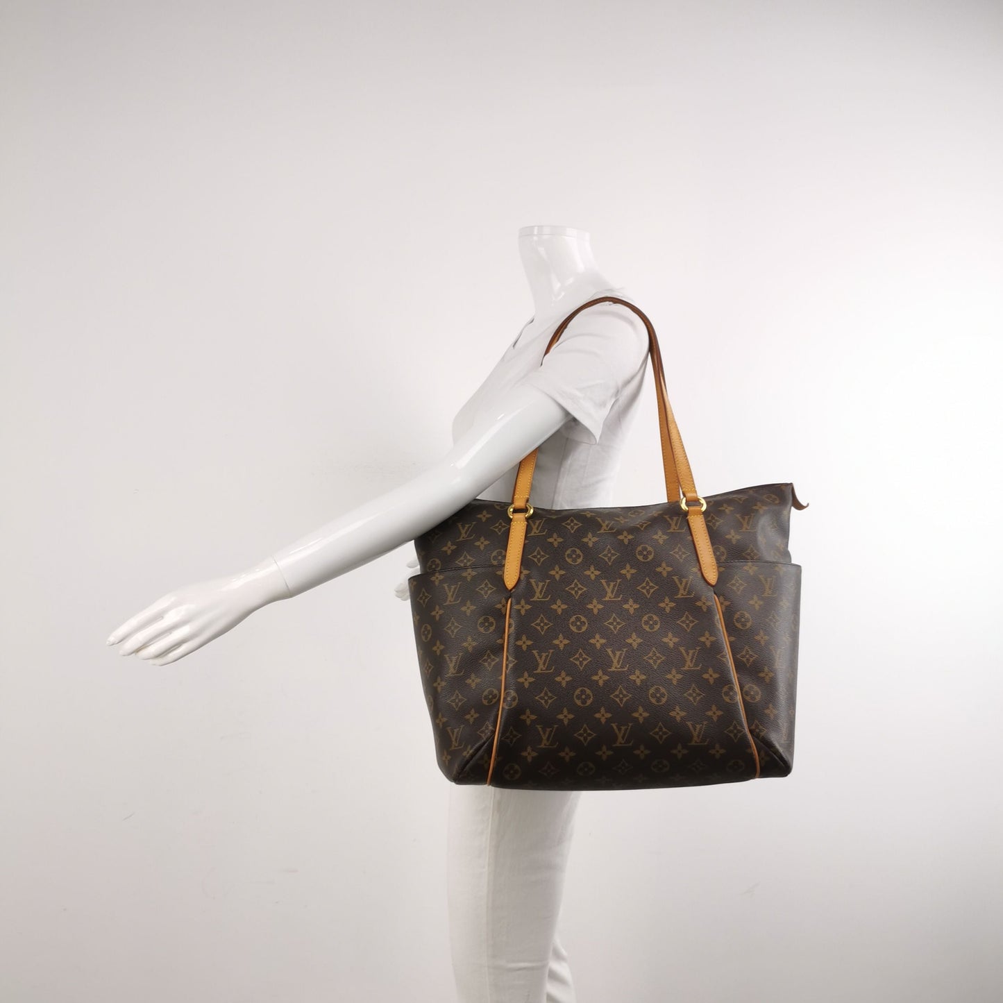 Louis Vuitton Totally Monogram Canvas Shoulder Bag 24121678985262
