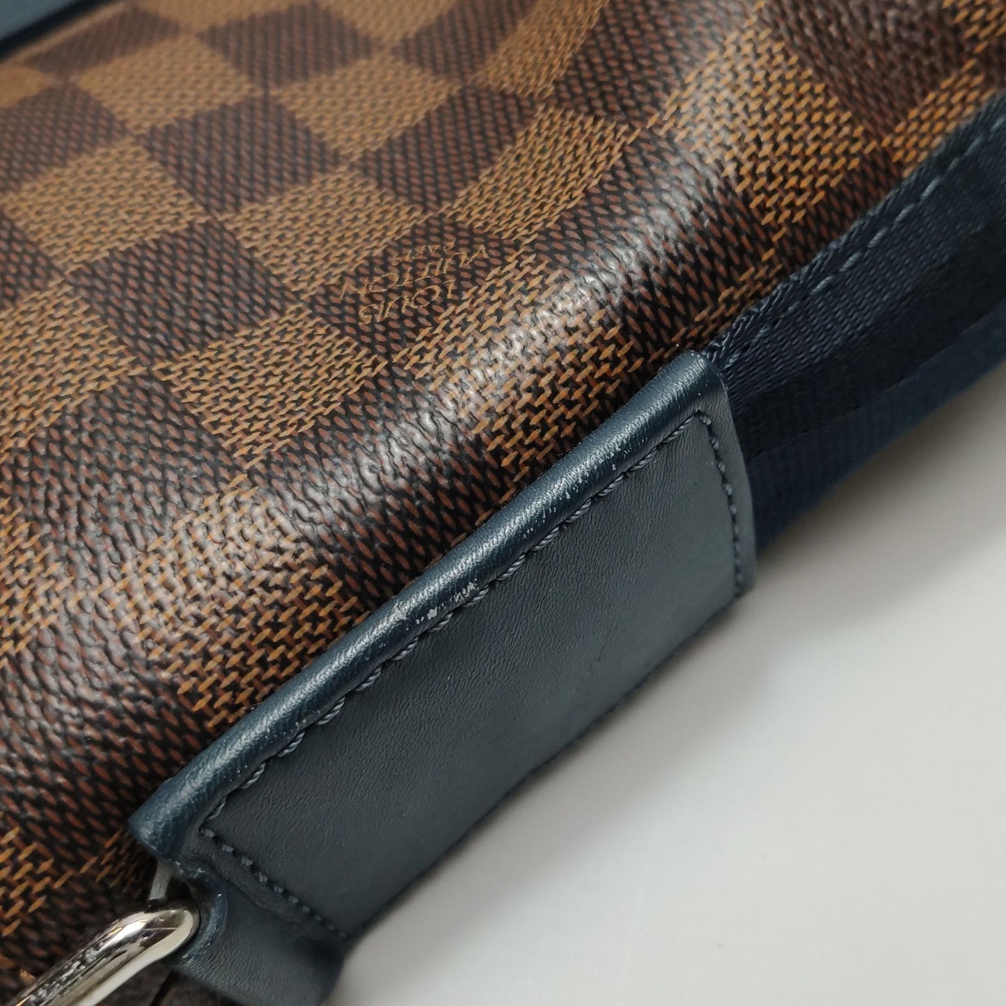 Louis Vuitton Herald Leather Checkerboard Logo Crossbody Shoulder Bag 127841400643