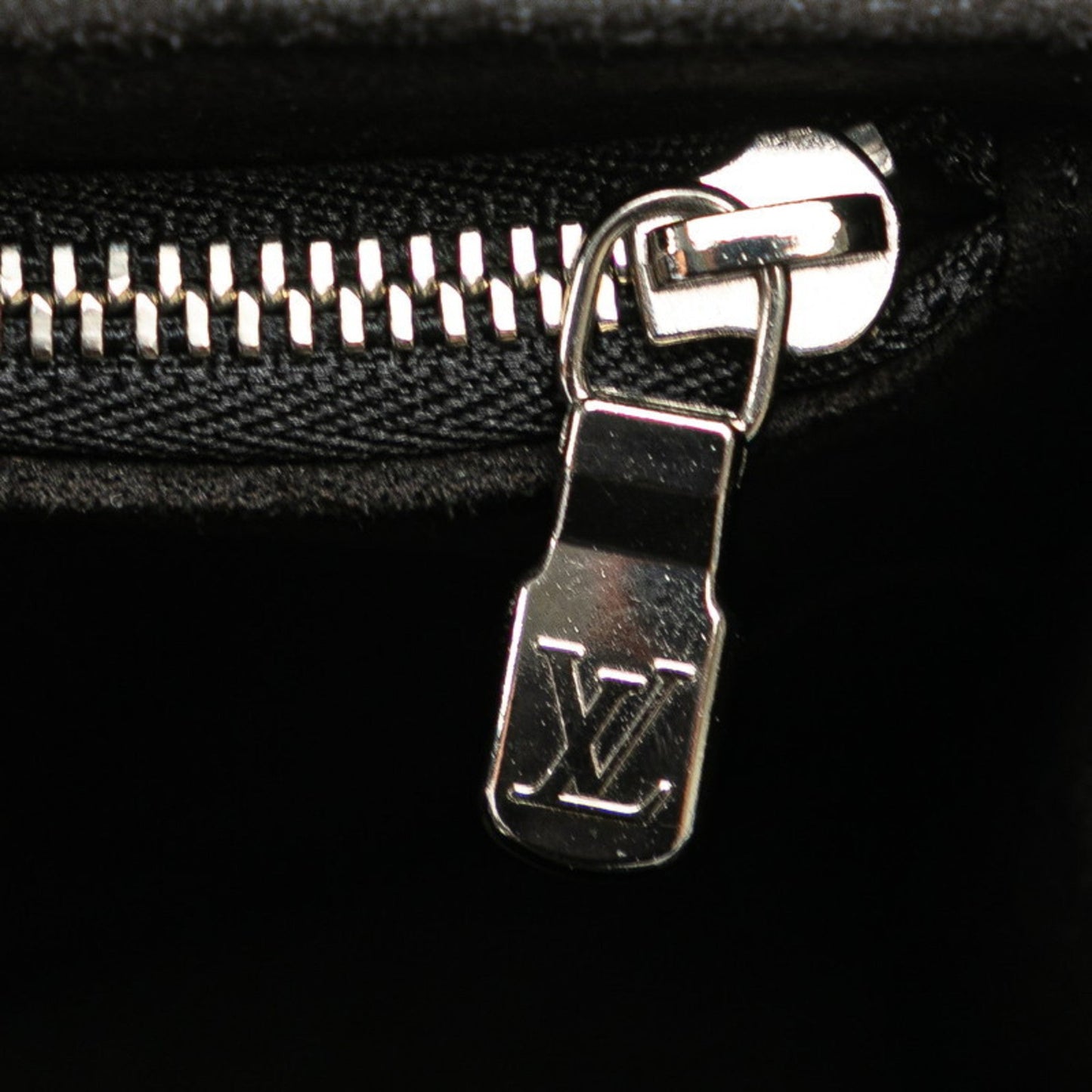 Louis Vuitton  Noir Patent Leather Pochette Shoulder Bag