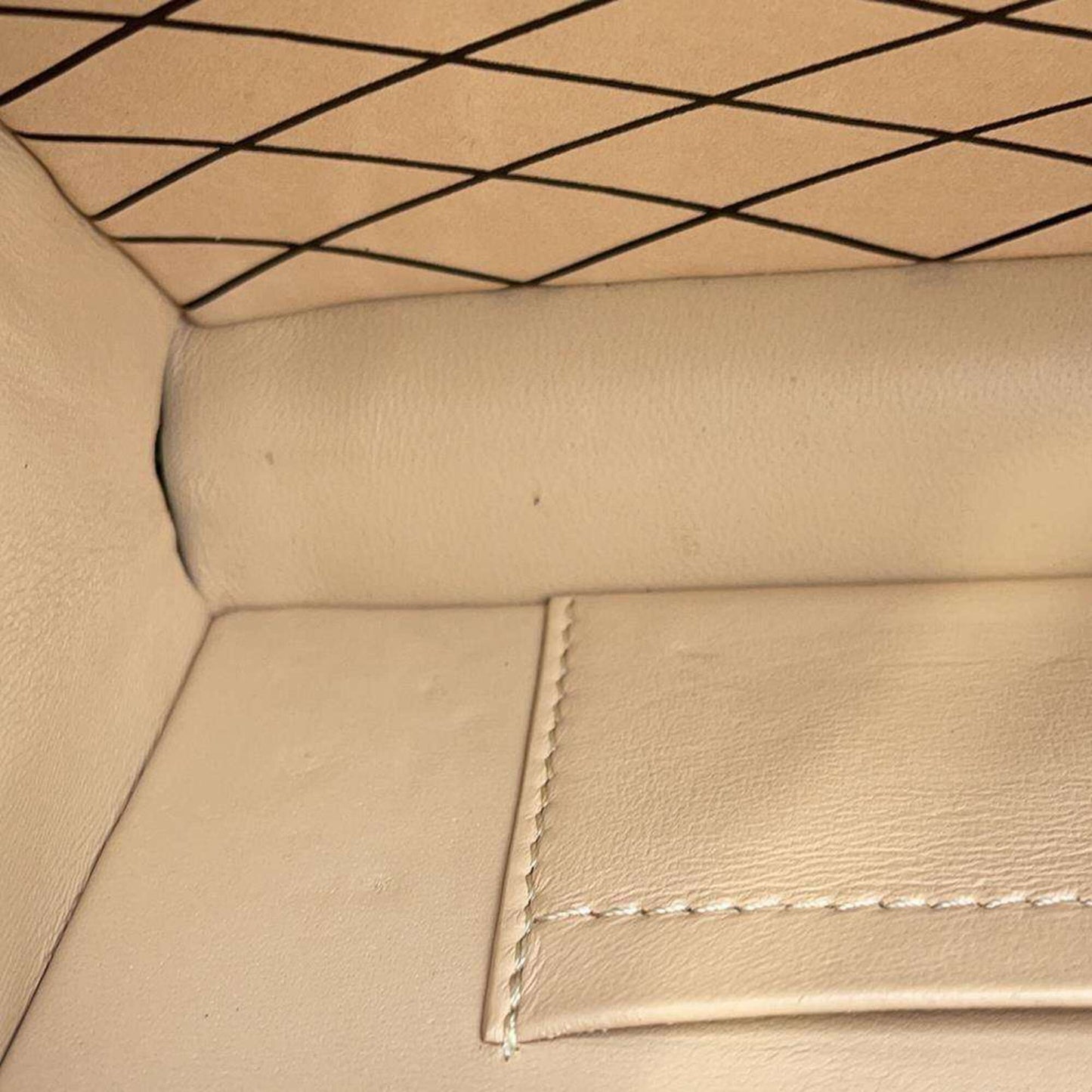 Louis Vuitton   Noir  Spangles Patent Leather Shoulder Bag