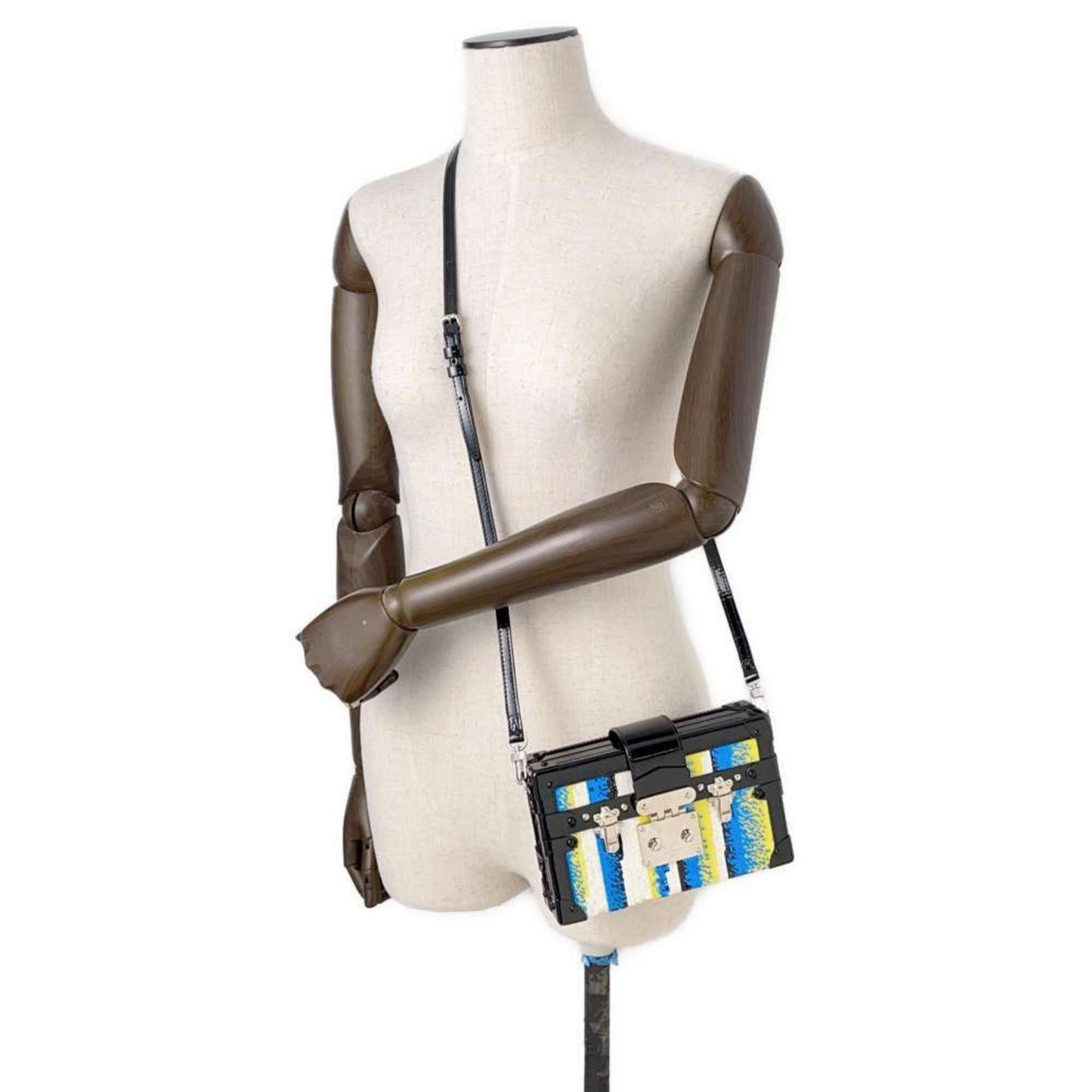 Louis Vuitton   Noir  Spangles Patent Leather Shoulder Bag
