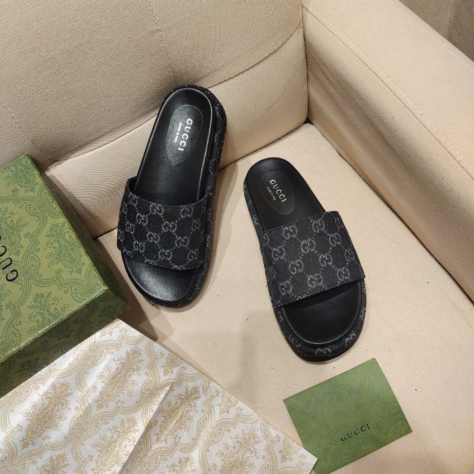 Gucci  Women's platform Slide Sandals
