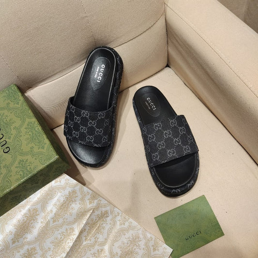 Gucci  Women's platform Slide Sandals