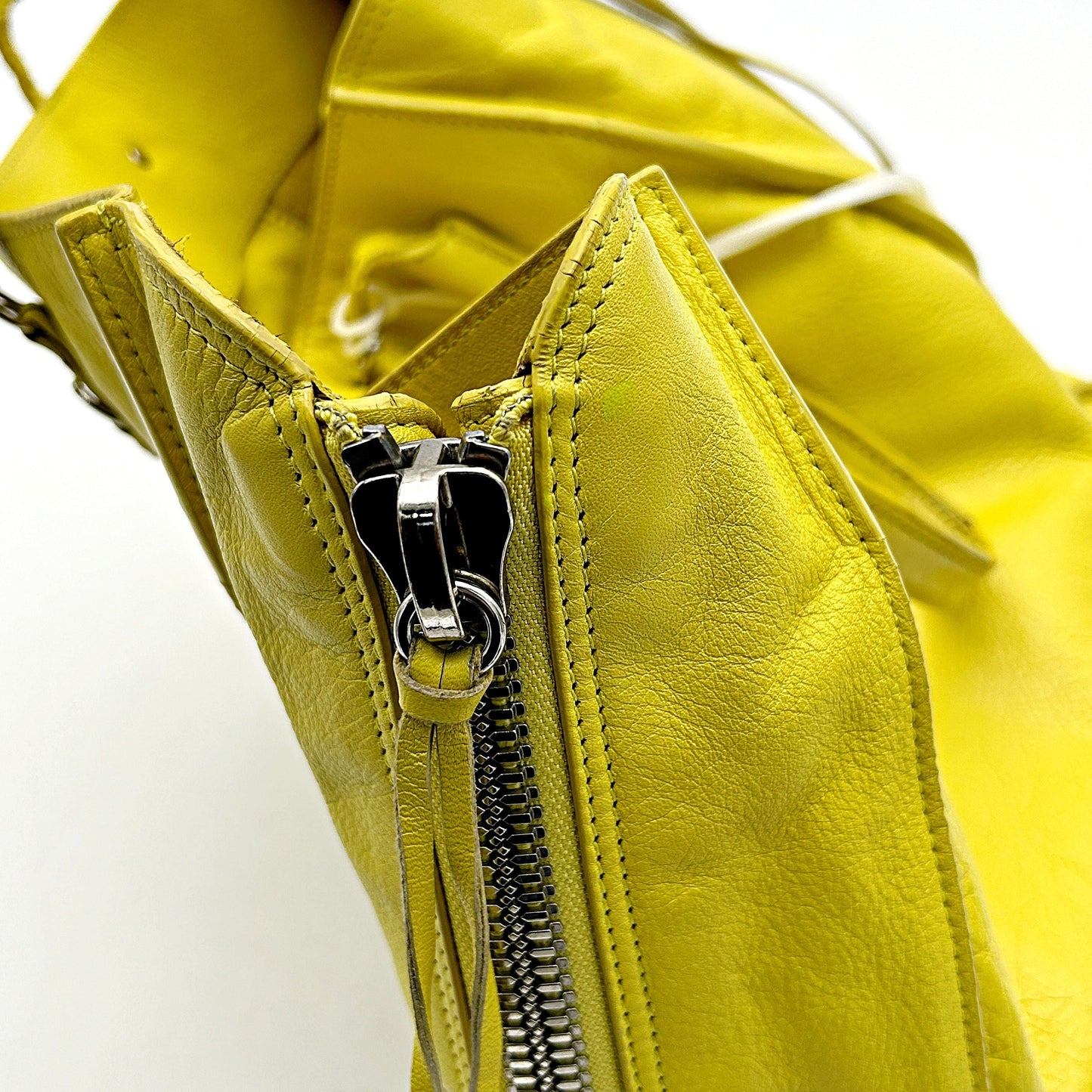 BALENCIAGA Supple Calfskin Papier A5 Zip Around Tote Jaune Soleil LA18930