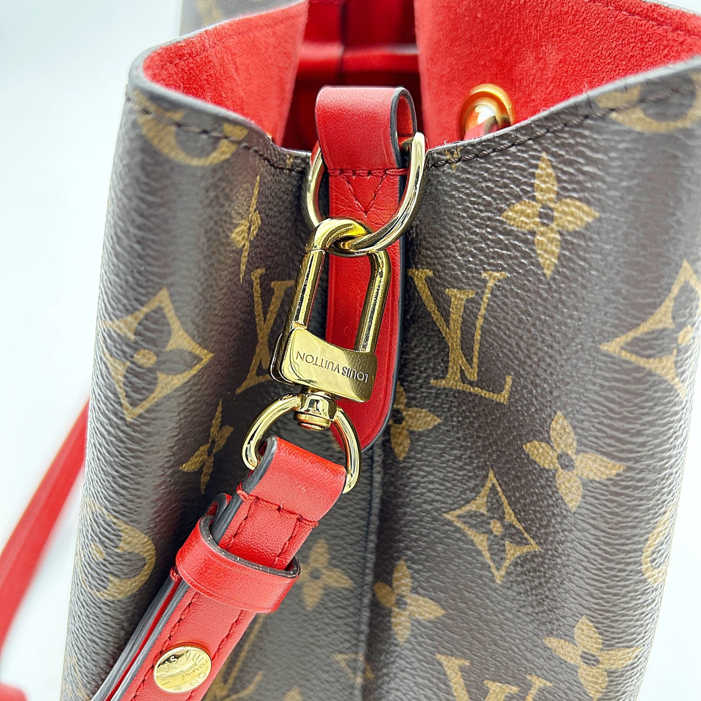 Louis Vuitton LV Monogram Néonoé MM - Brown Bucket Bags, Handbags LA27913