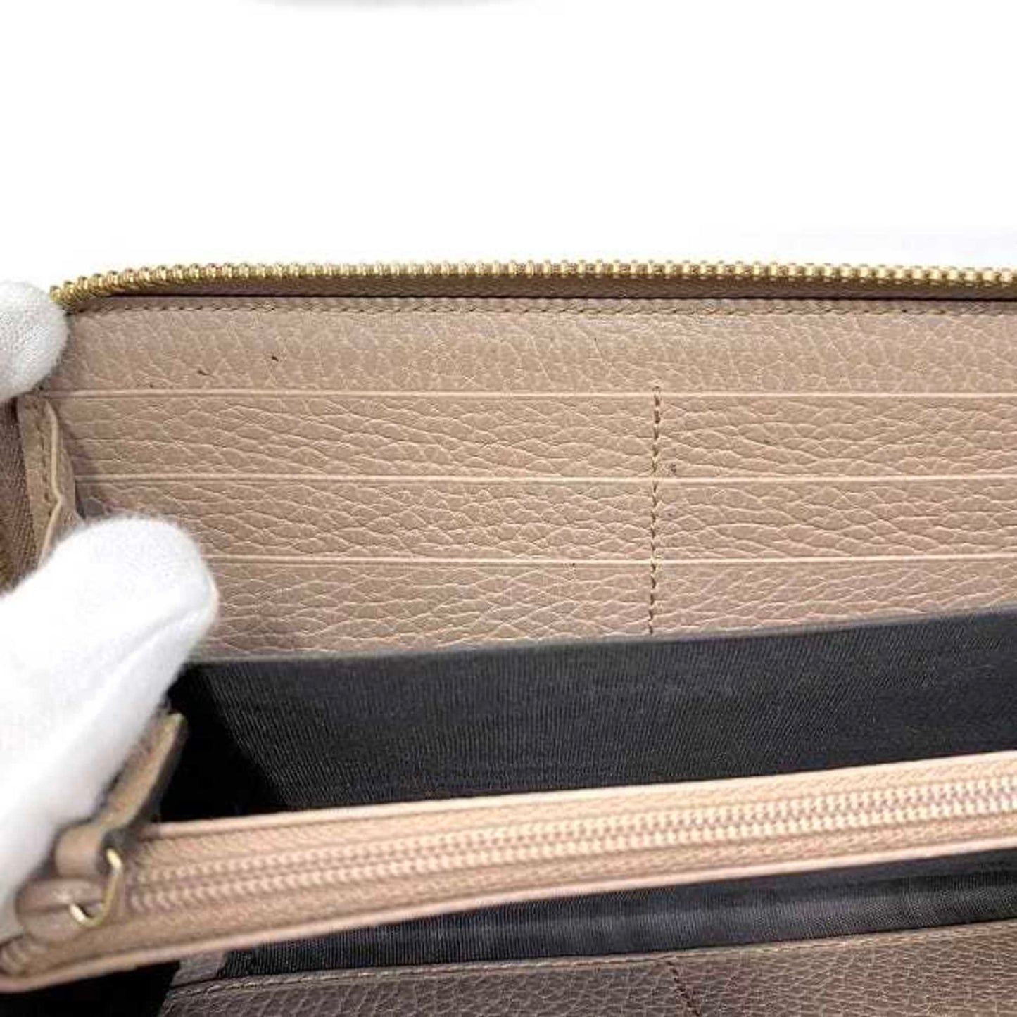 GUCCI Zip around Wallet