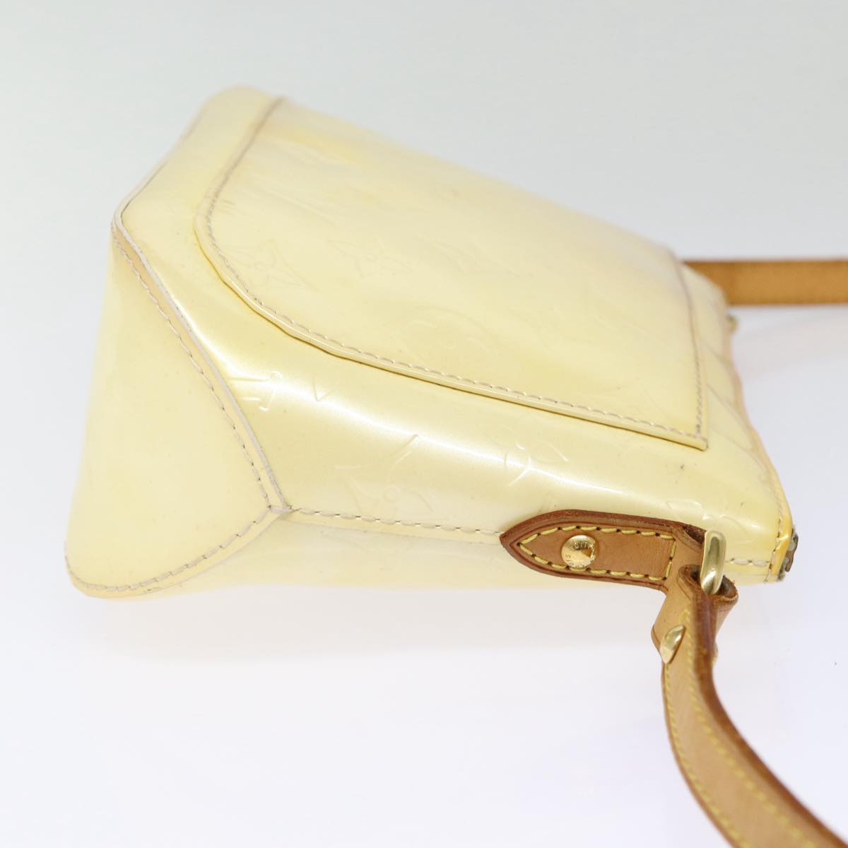 LOUIS VUITTON Monogram Vernis Minna Street Shoulder Bag Perle M91509 Auth 87870