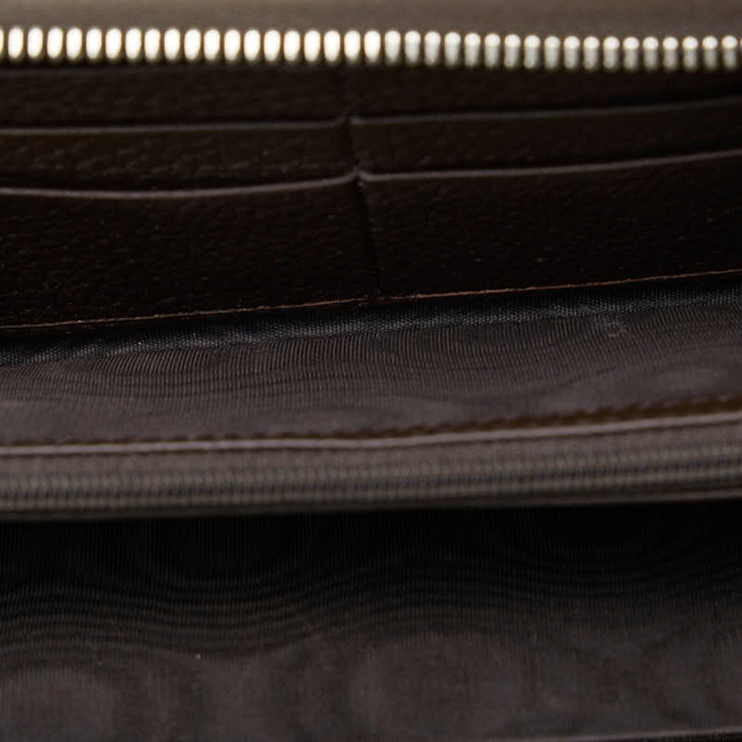 GUCCI Zip around Wallet