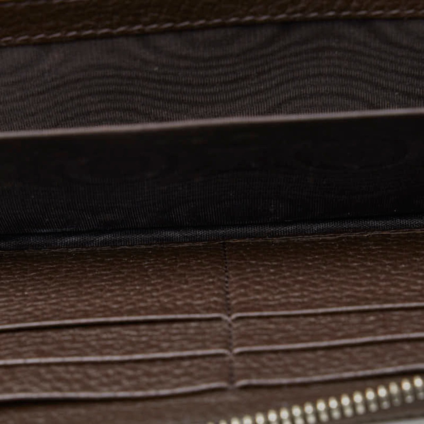 GUCCI Zip around Wallet