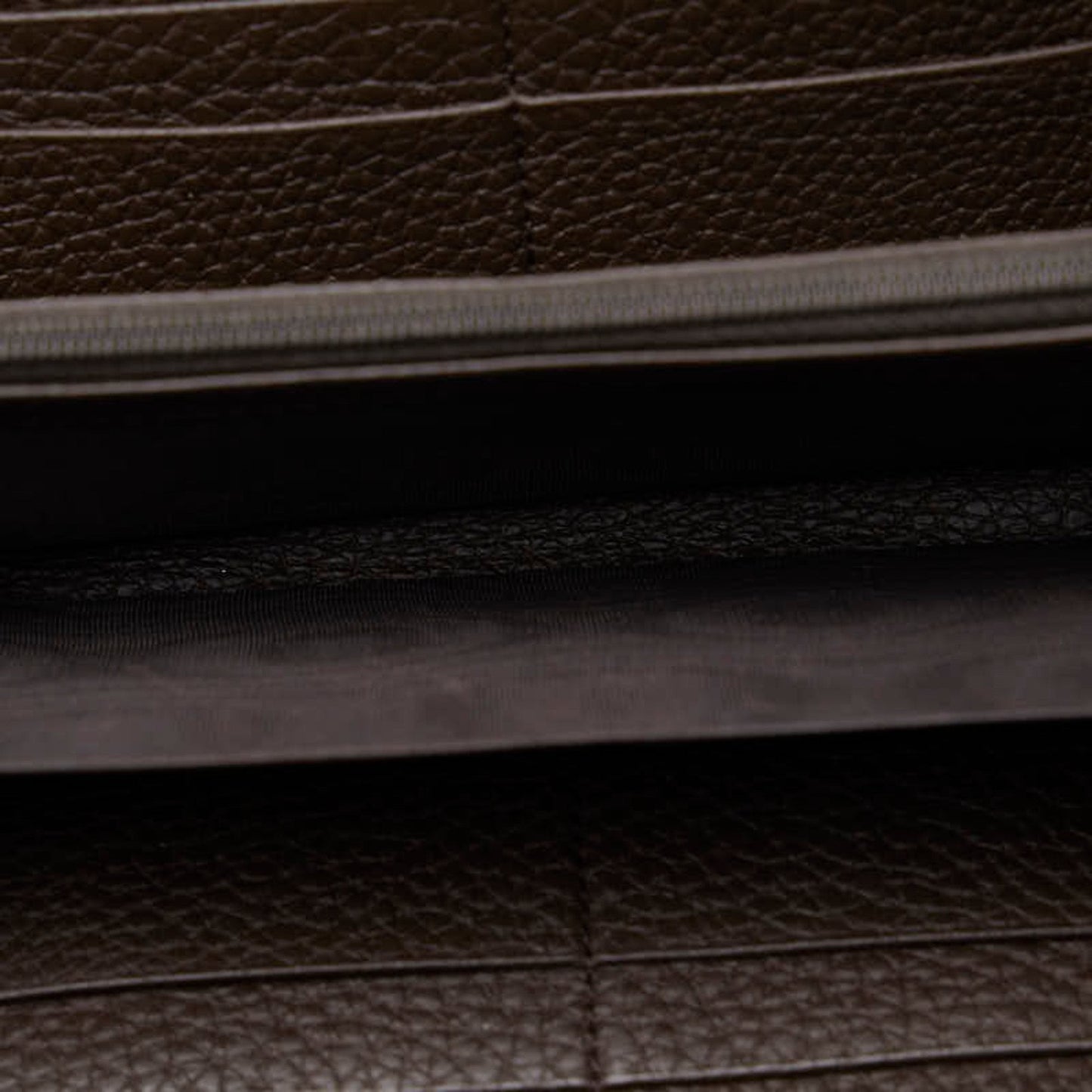GUCCI Zip around Wallet