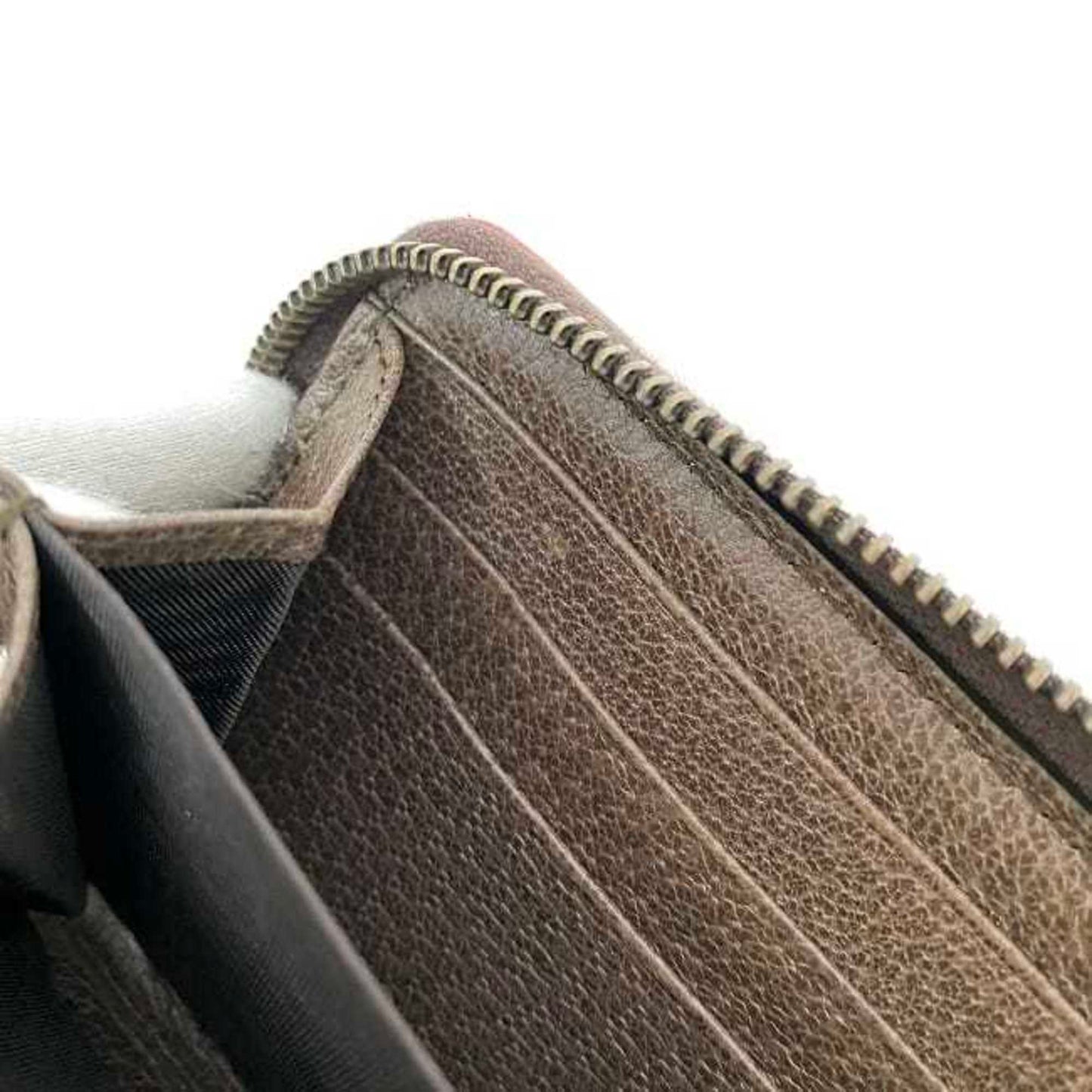 GUCCI Zip around Wallet