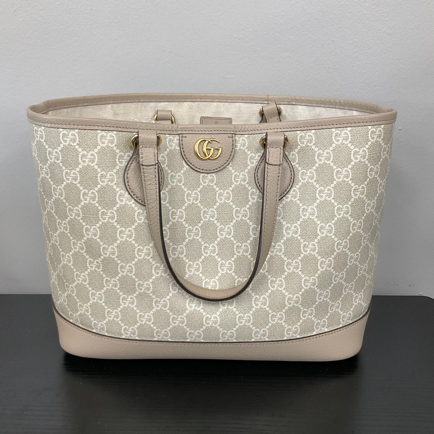 Handbag Luxury Designer By Gucci In Cream, Size:Medium