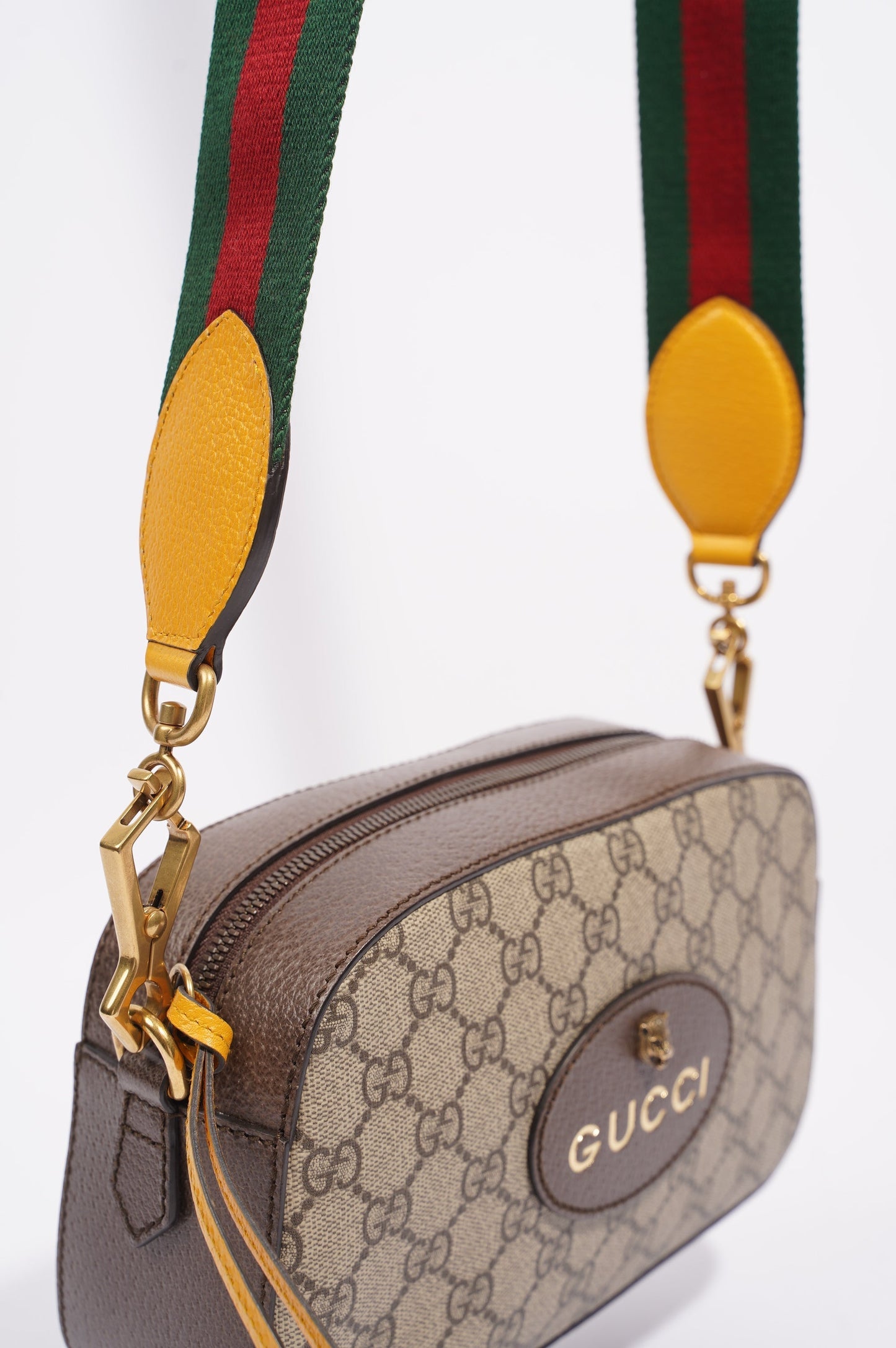 Gucci Womens Neo Vintage GG Supreme Messenger Bag Beige