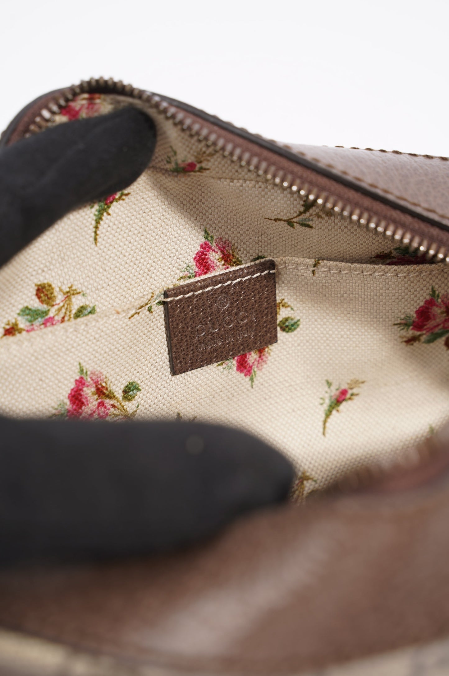 Gucci Womens Neo Vintage GG Supreme Messenger Bag Beige