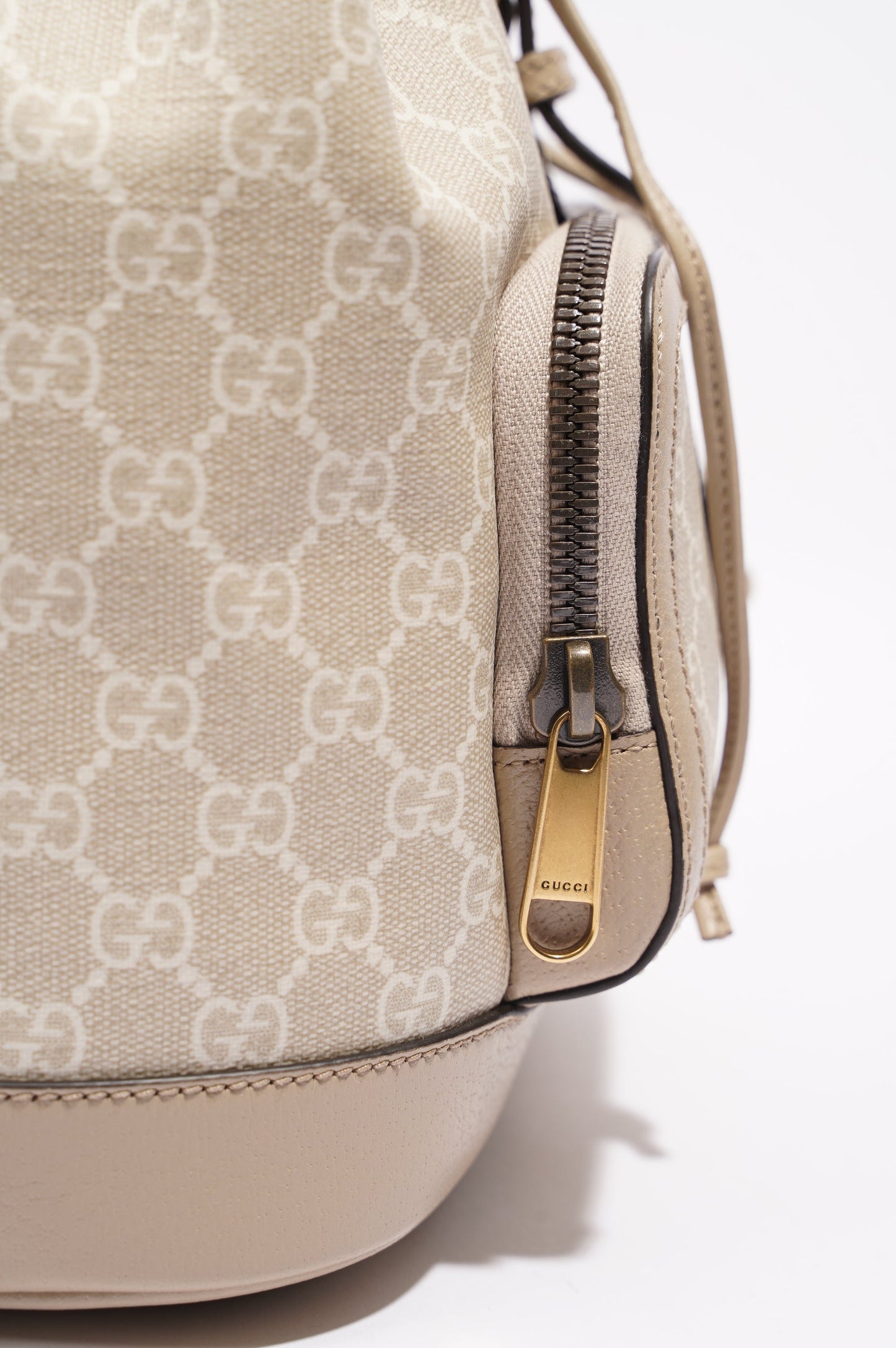 Gucci Interlocking G Backpack Beige / White Supreme Canvas