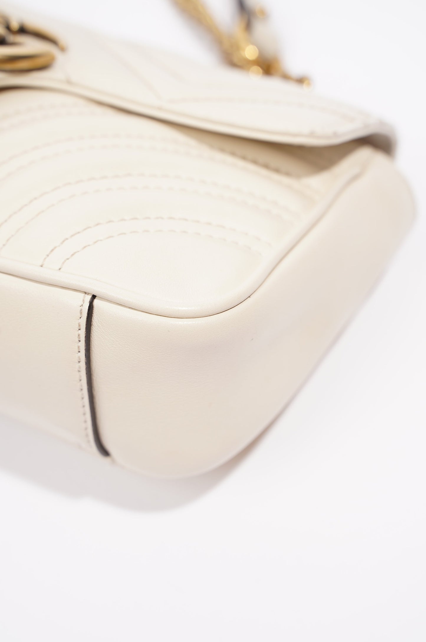Gucci Womens Marmont Flap White Matelasse Mini