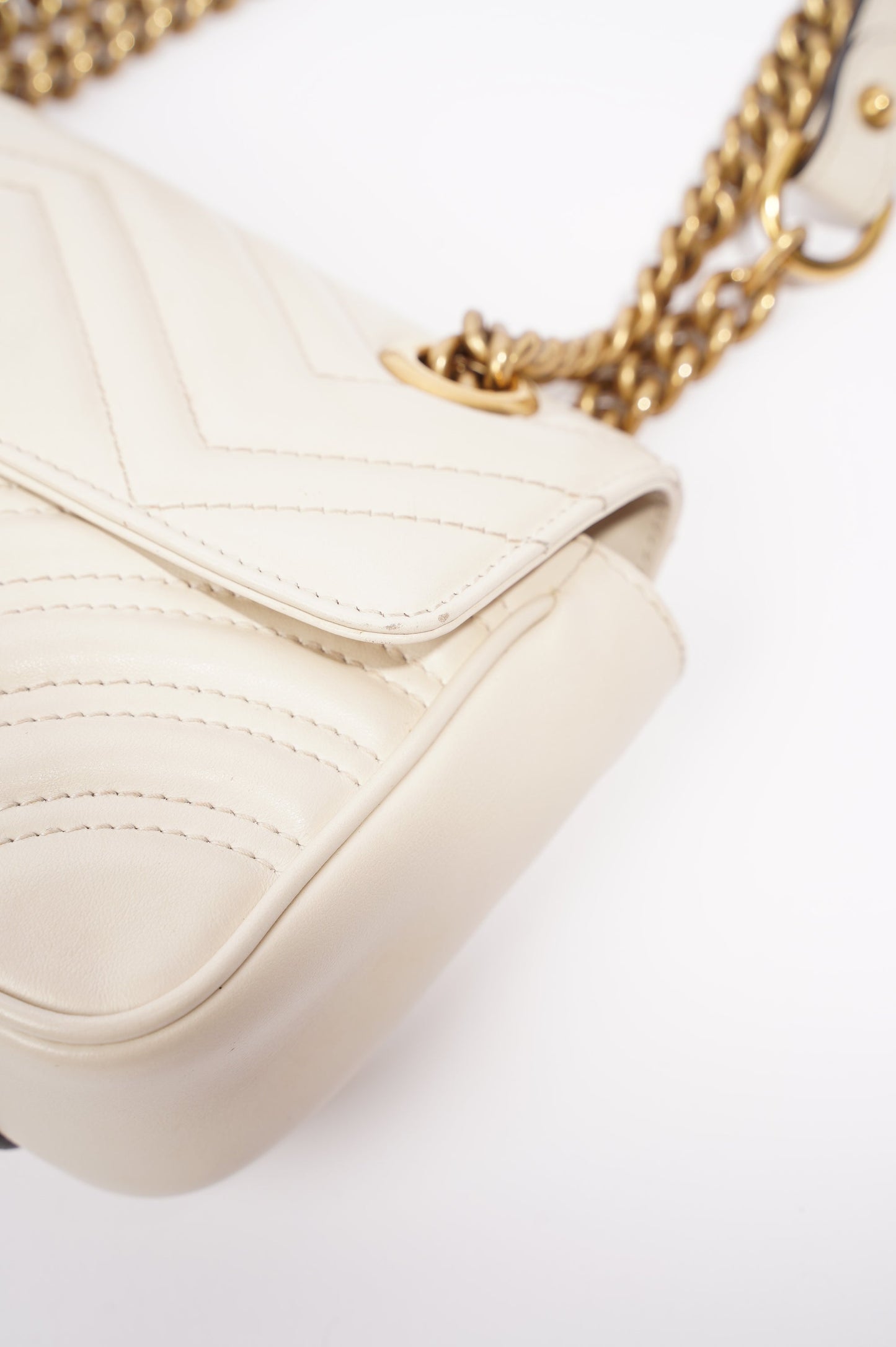 Gucci Womens Marmont Flap White Matelasse Mini
