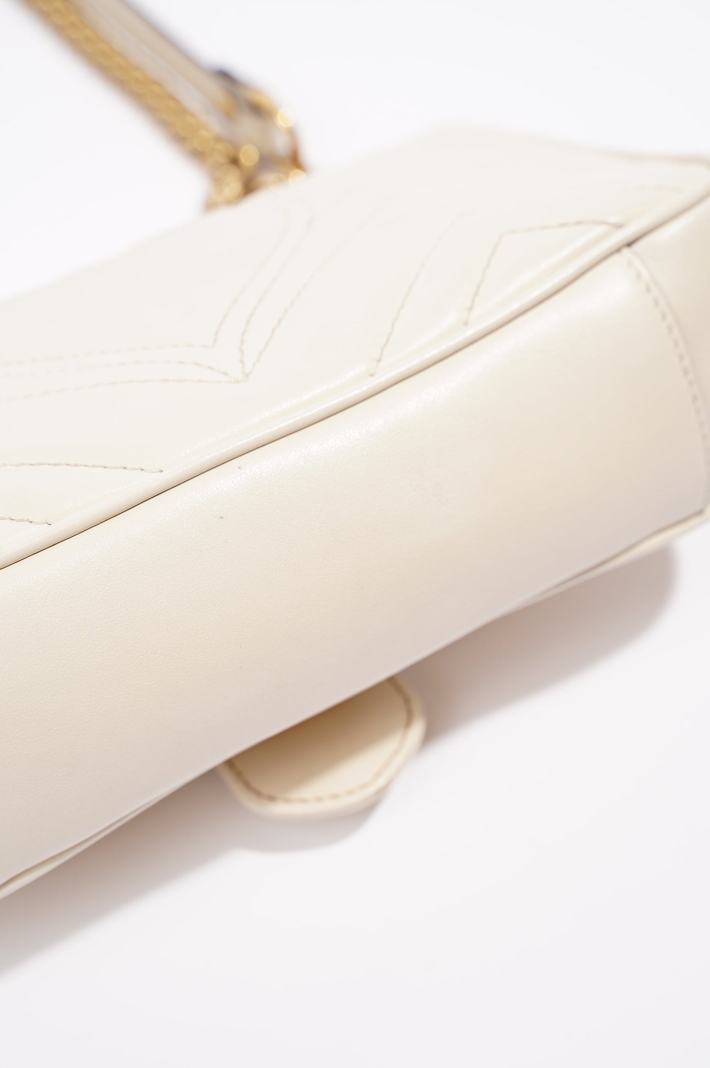 Gucci Womens Marmont Flap White Matelasse Mini