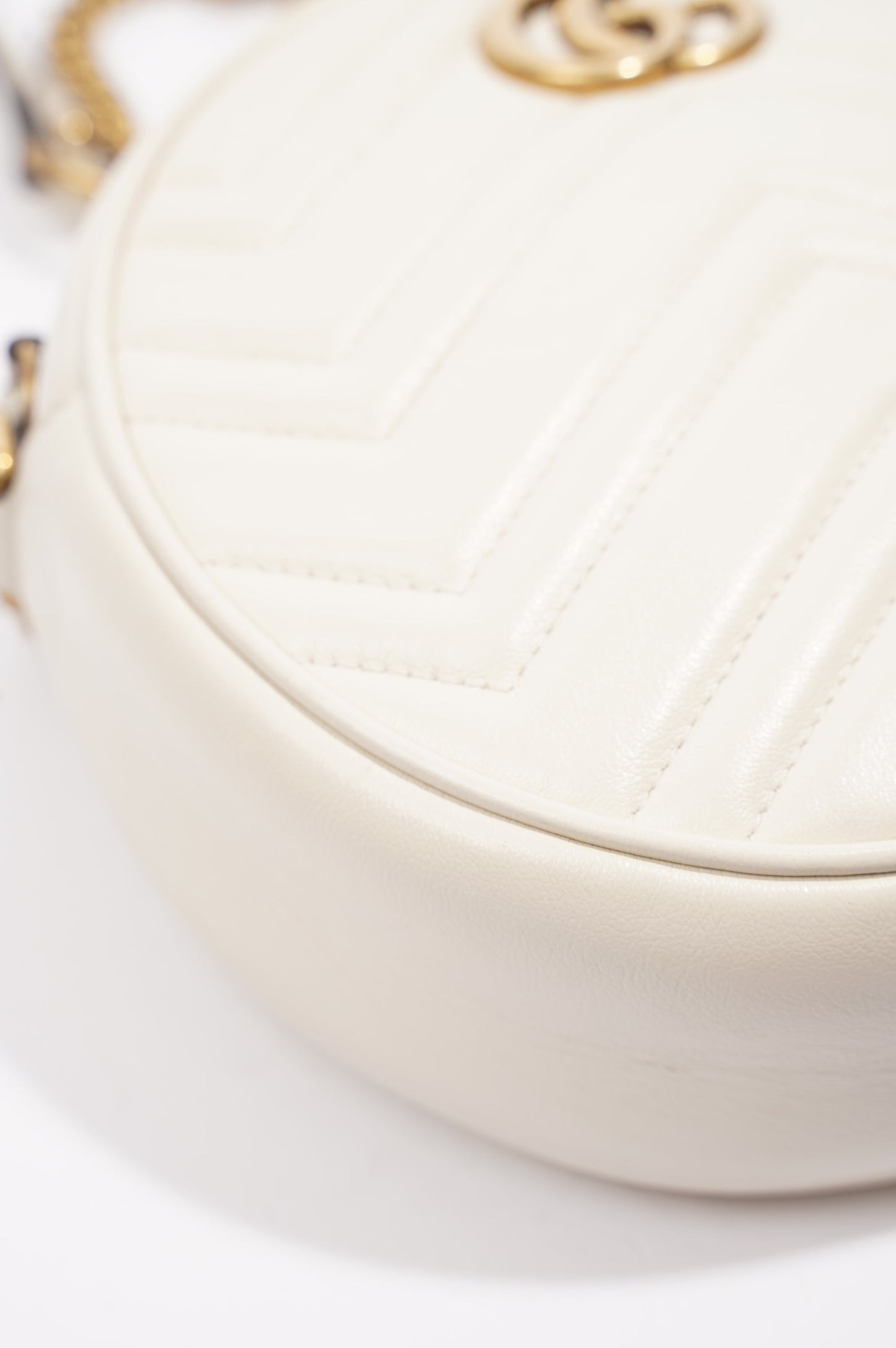Gucci Womens Marmont Round Bag White / Gold