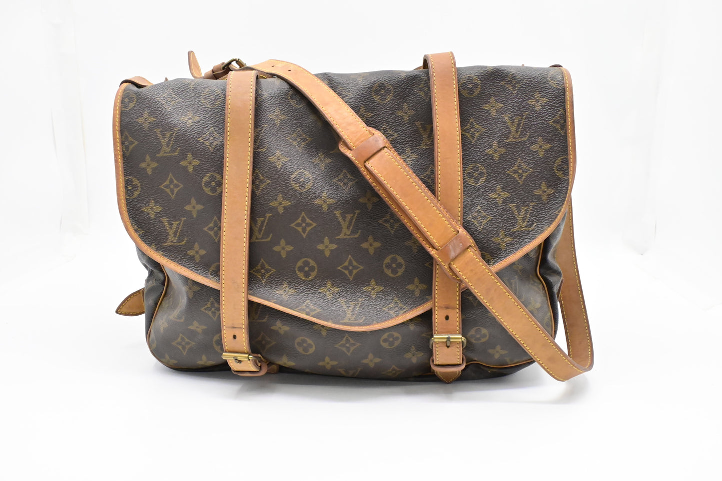 Louis Vuitton Saumur 43 in Monogram Canvas